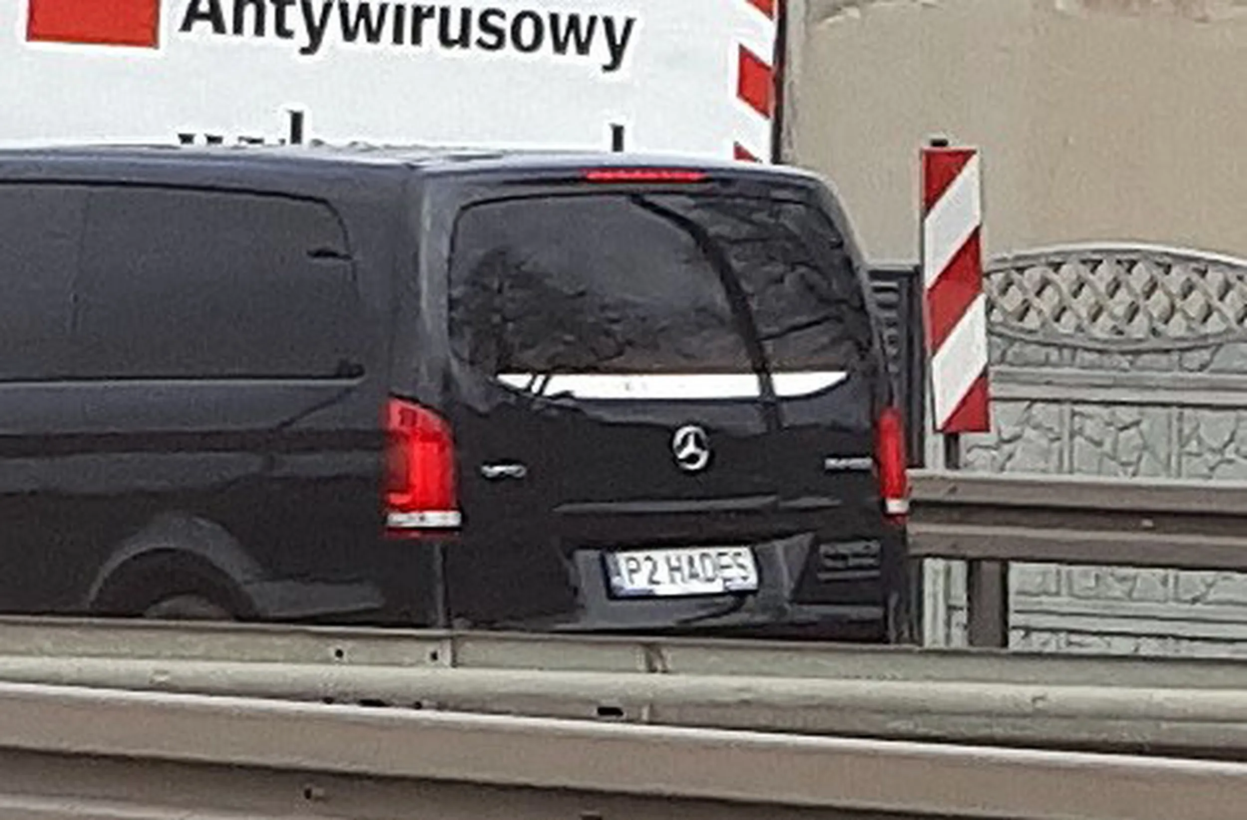 Fajny numer, blacha P2 HADES