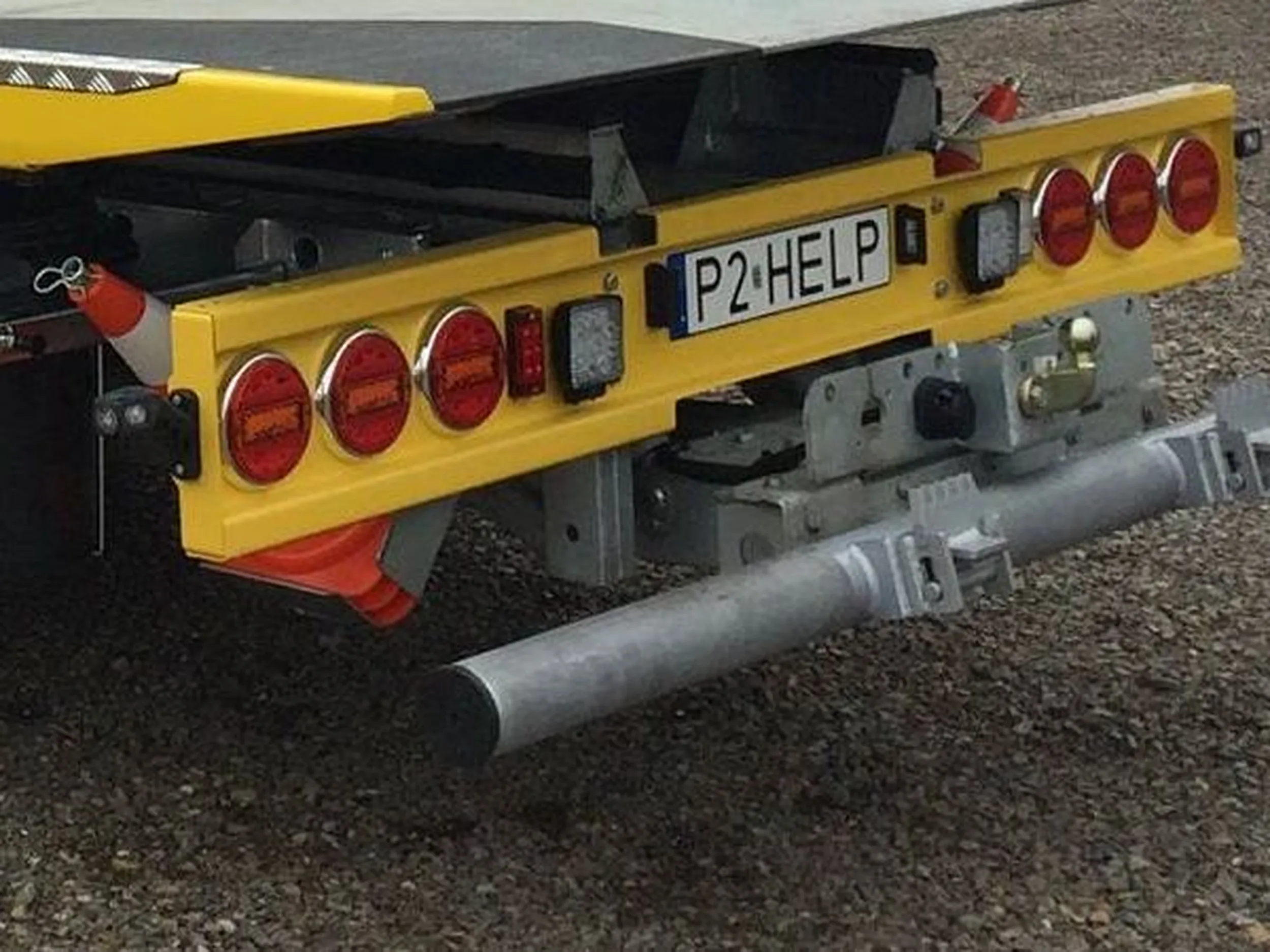 Fajny numer, blacha P2 HELP