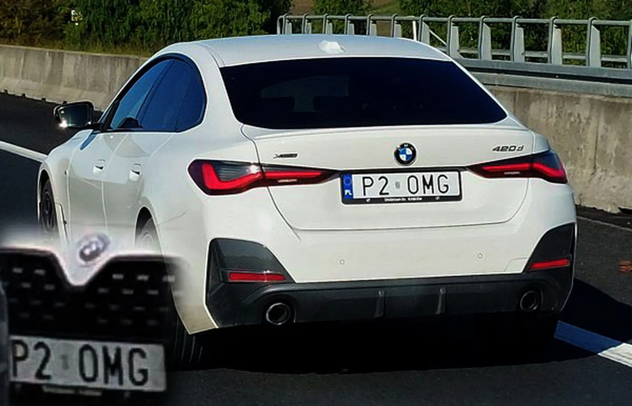 Fajny numer, blacha P2 OMG