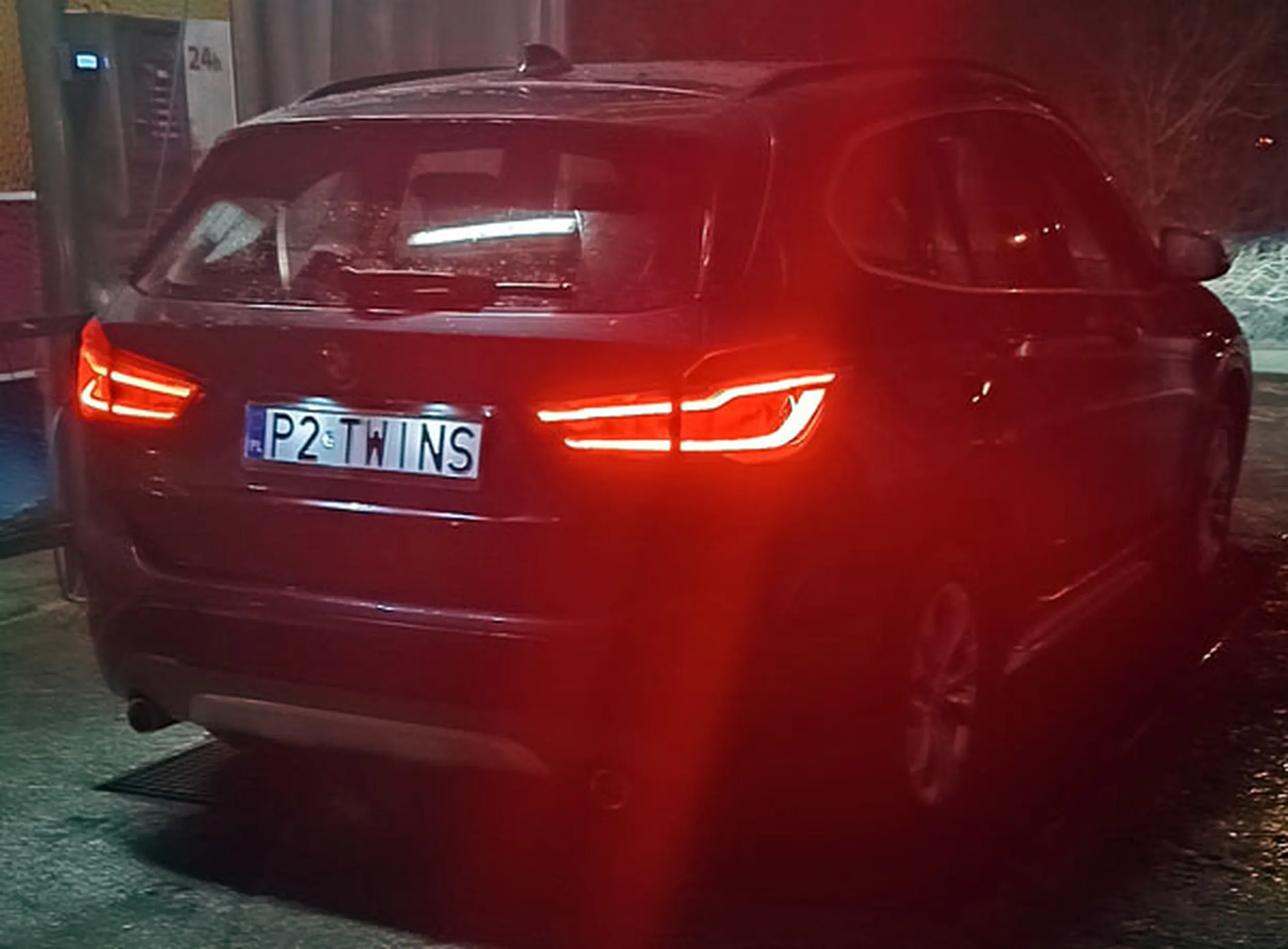 Fajny numer, blacha P2 TWINS