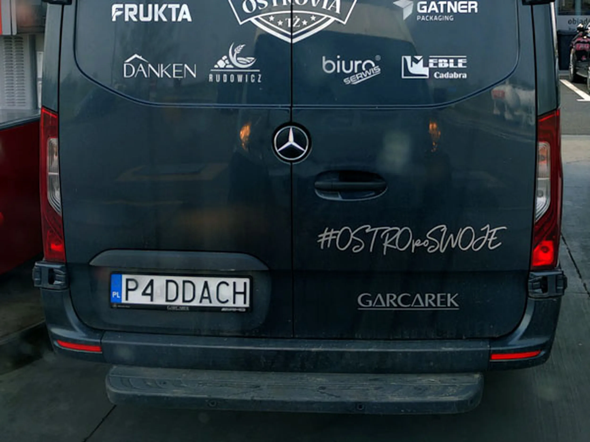 Fajny numer, blacha P4 DDACH