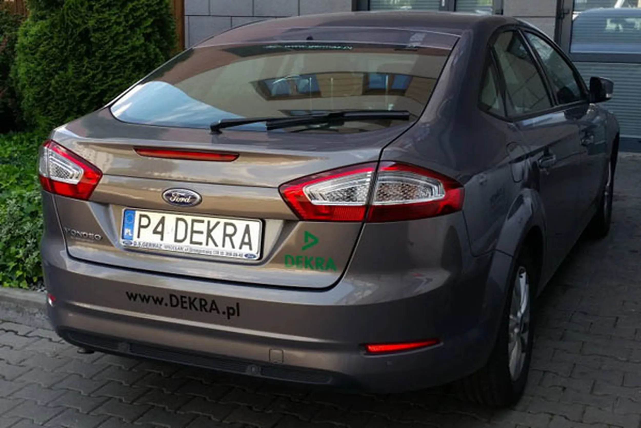 Fajny numer, blacha P4 DEKRA