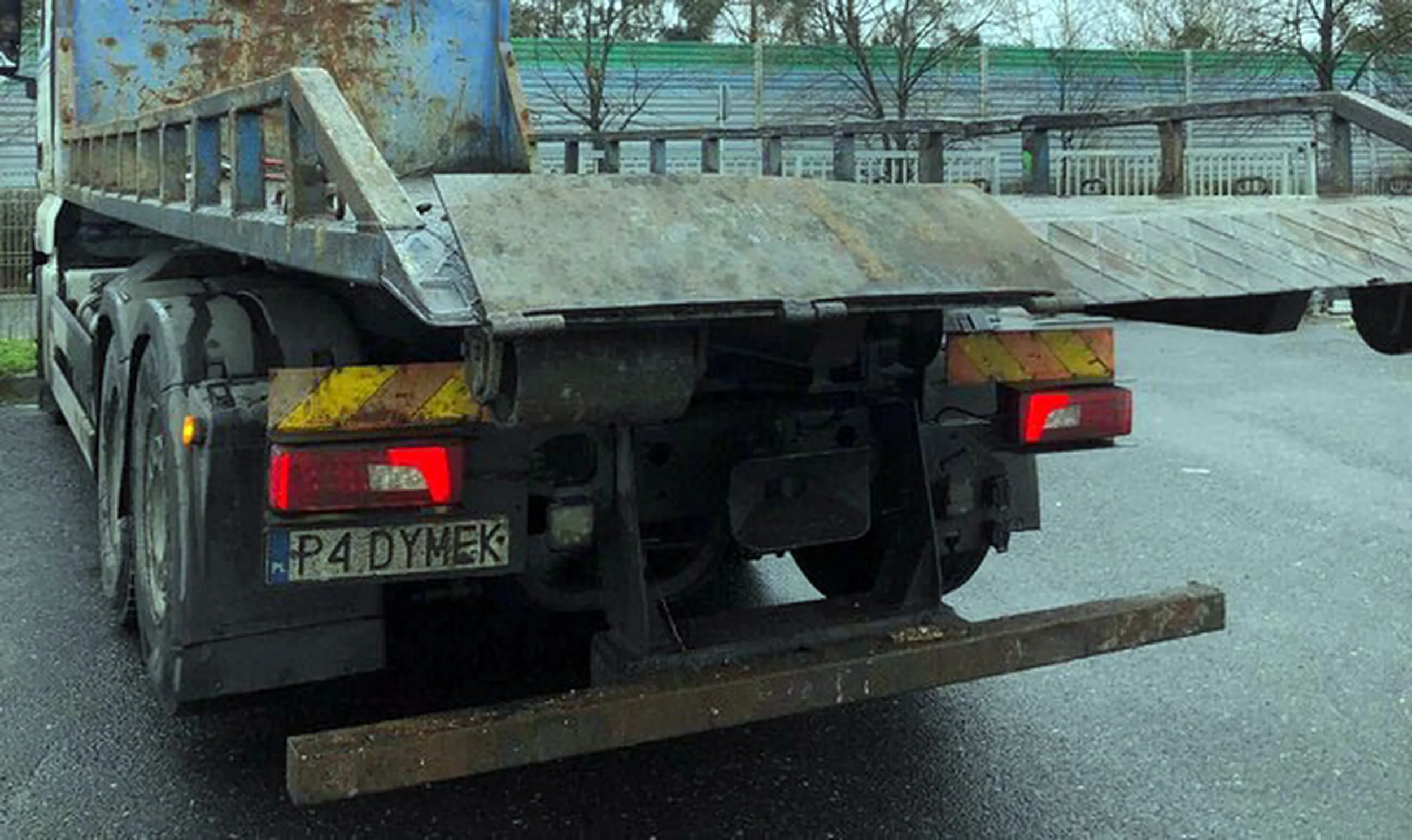 Fajny numer, blacha P4 DYMEK