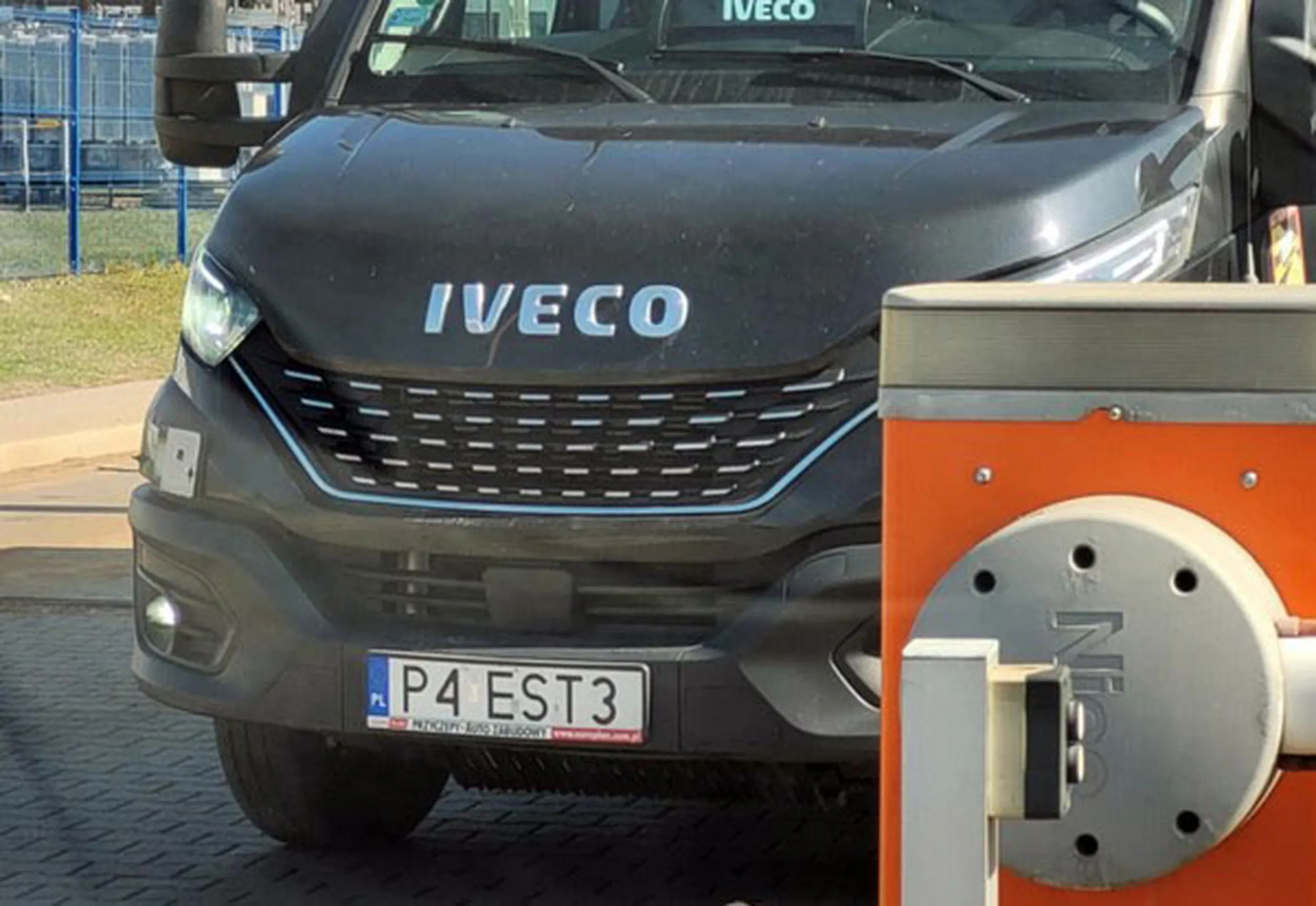 Fajny numer, blacha P4 EST3