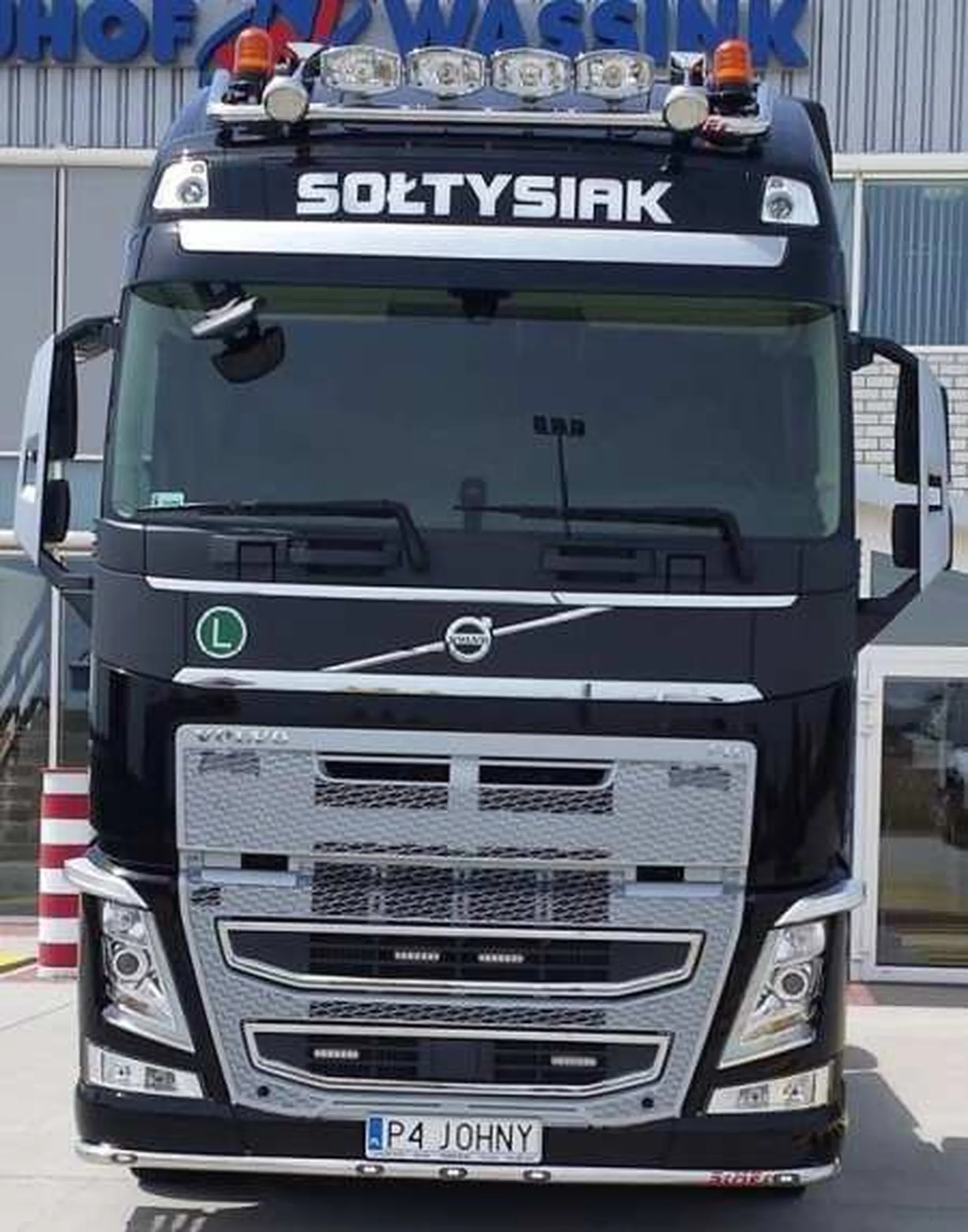 Fajny numer, blacha P4 JOHNY