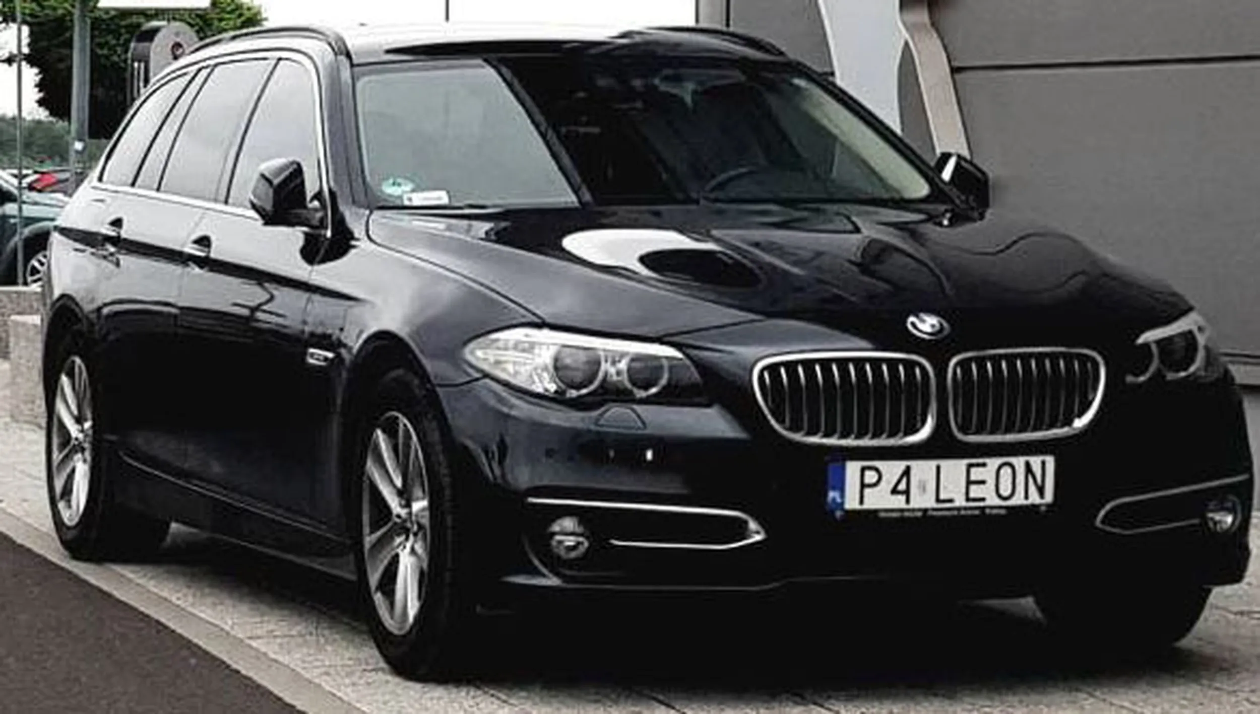 Fajny numer, blacha P4 LEON