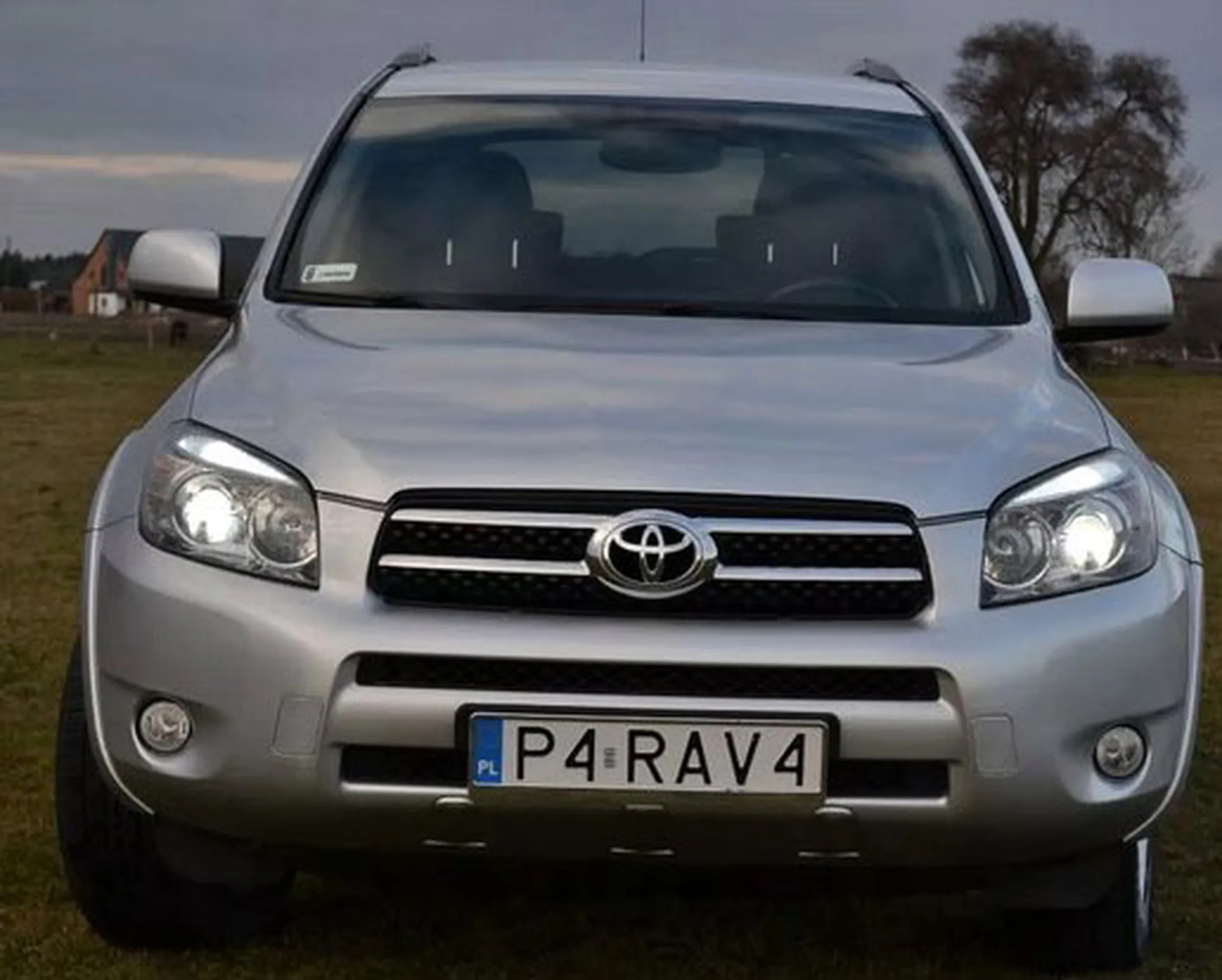 Fajny numer, blacha P4 RAV4