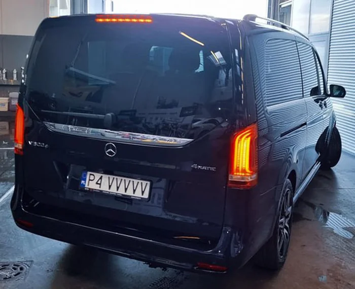 Fajny numer, blacha P4 VVVVV