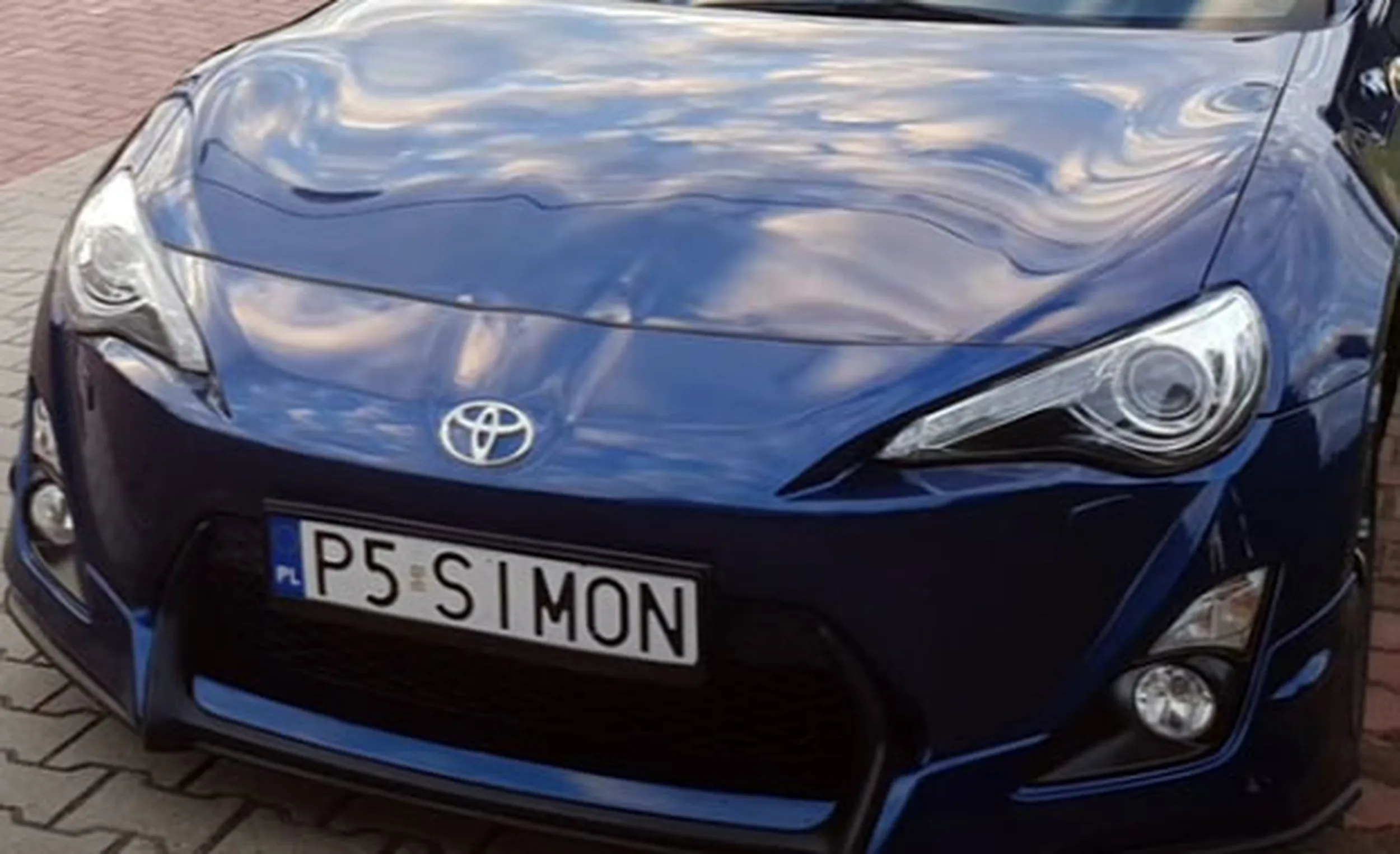 Fajny numer, blacha P5 SIMON