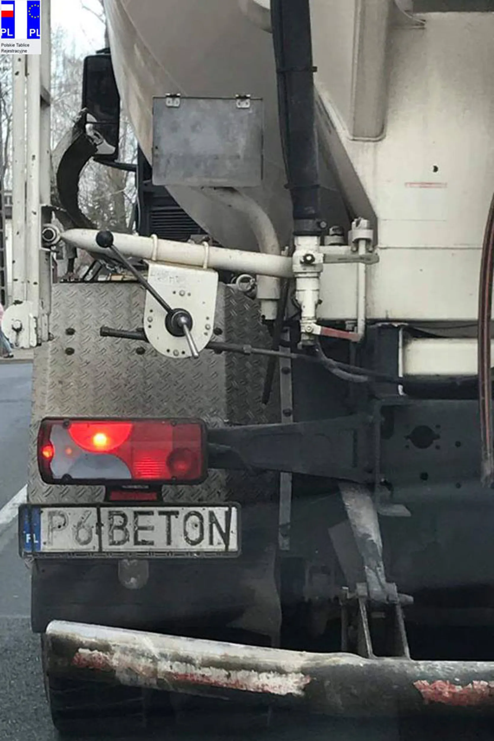 Fajny numer, blacha P6 BETON