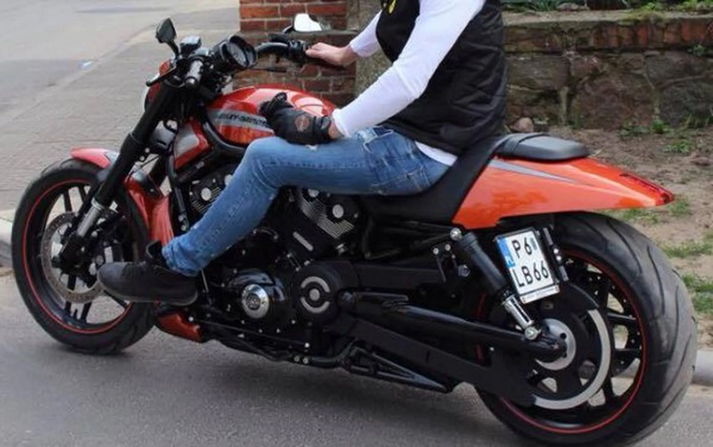 Fajny numer, blacha P6 LB66