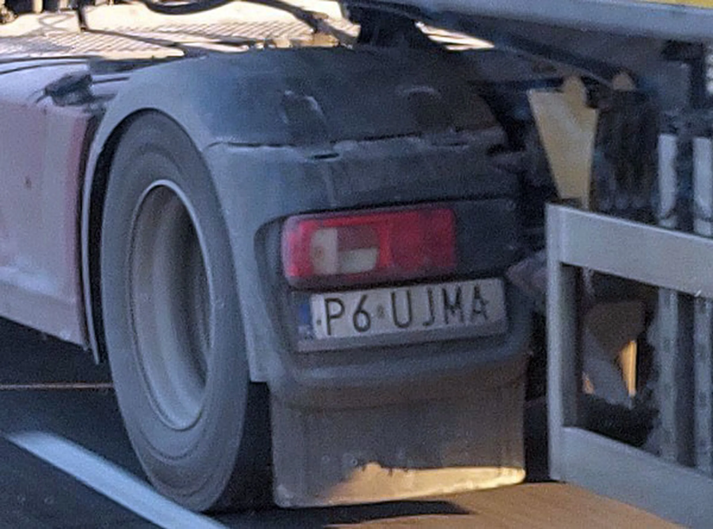 Fajny numer, blacha P6 UJMA