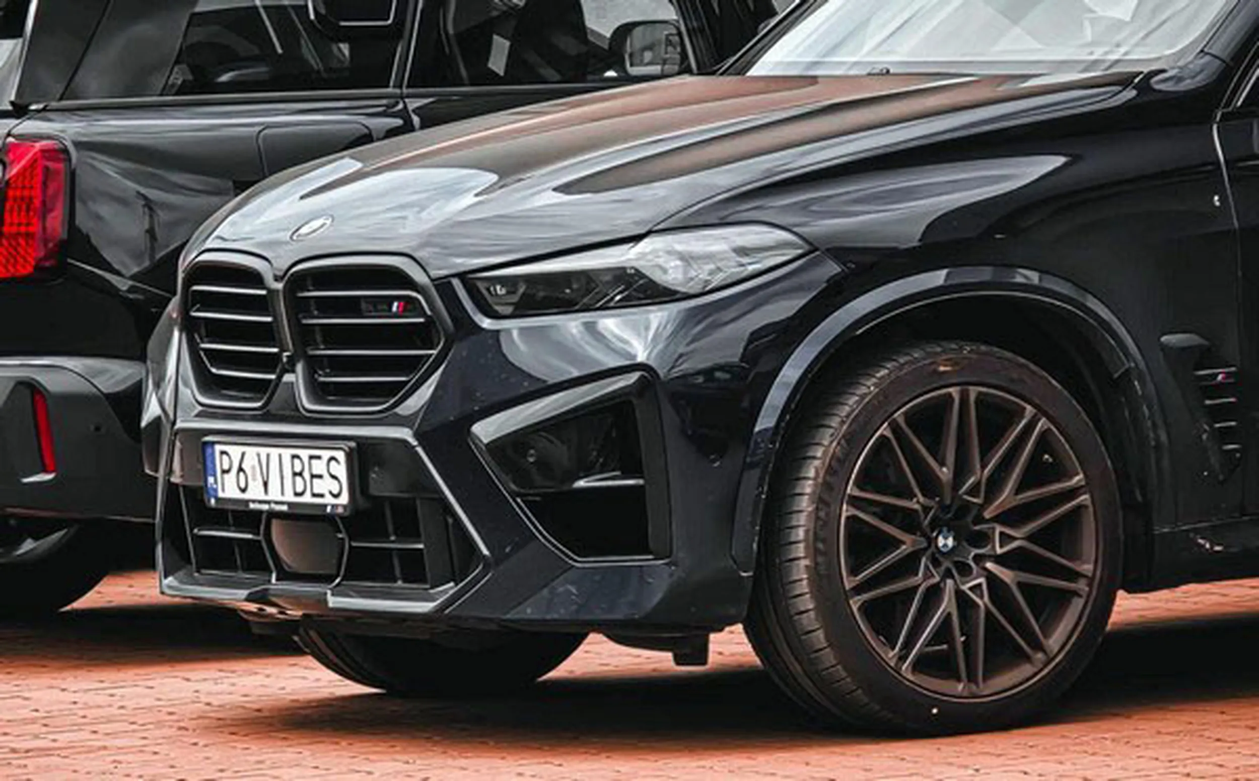 Fajny numer, blacha P6 VIBES