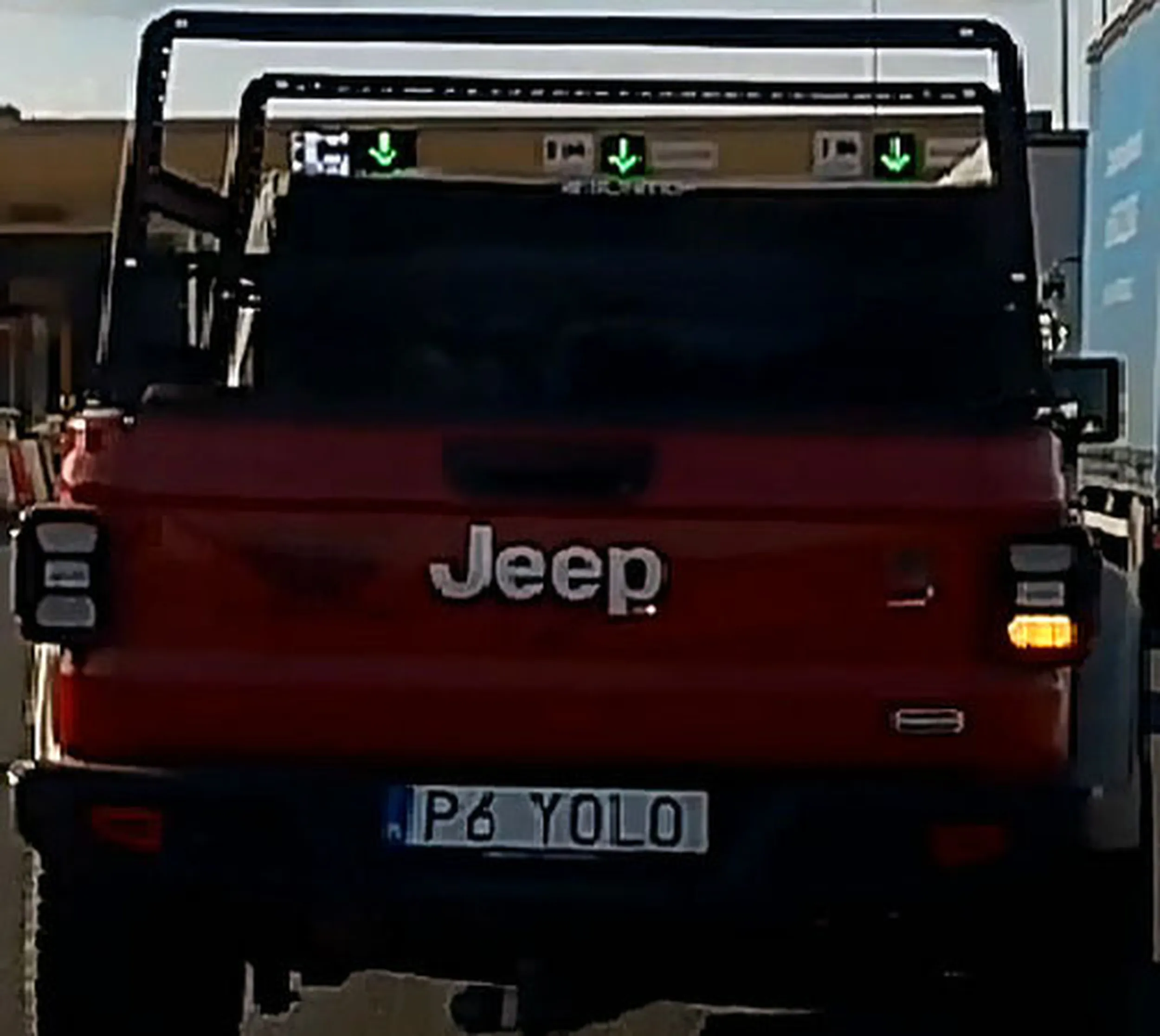 Fajny numer, blacha P6 YOLO