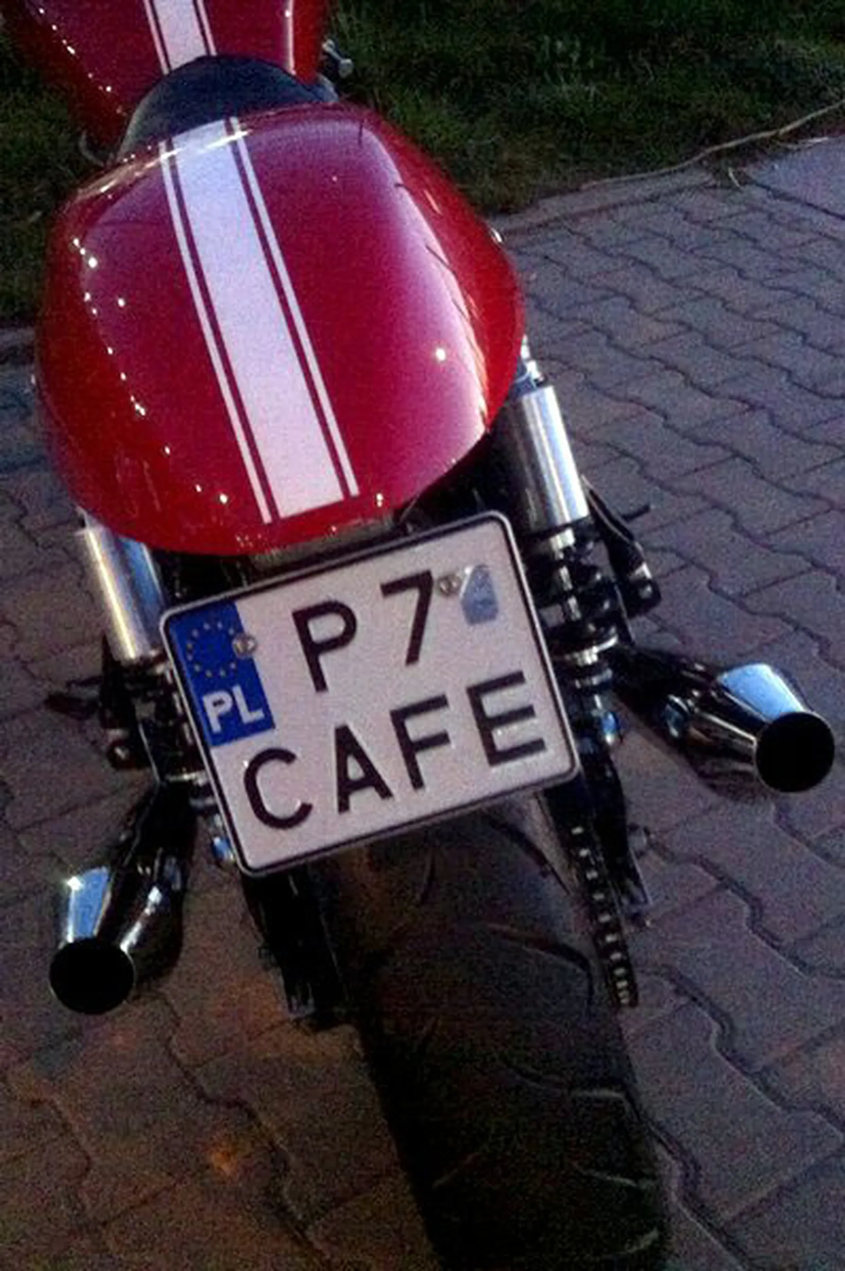 Fajny numer, blacha P7 CAFE