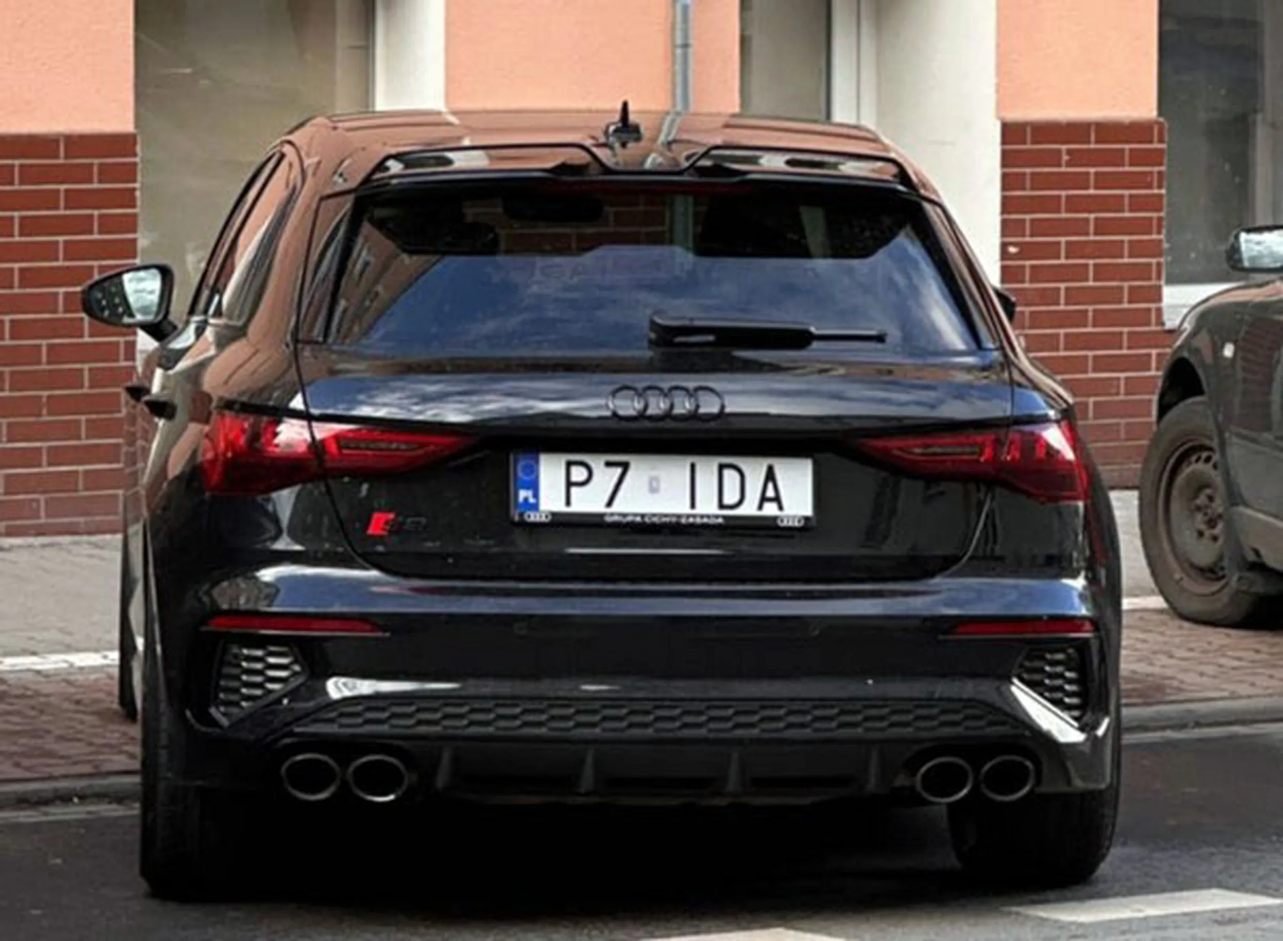 Fajny numer, blacha P7 IDA