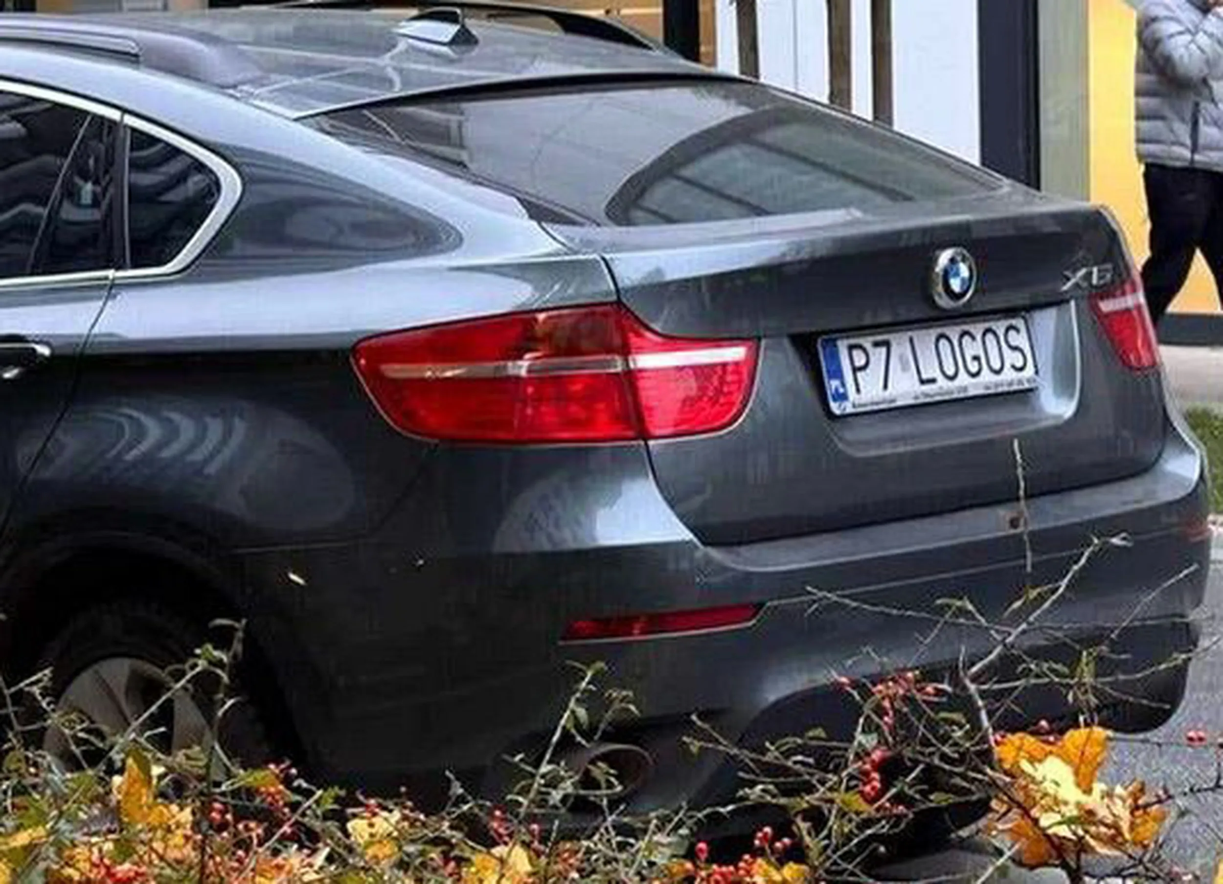 Fajny numer, blacha P7 LOGOS