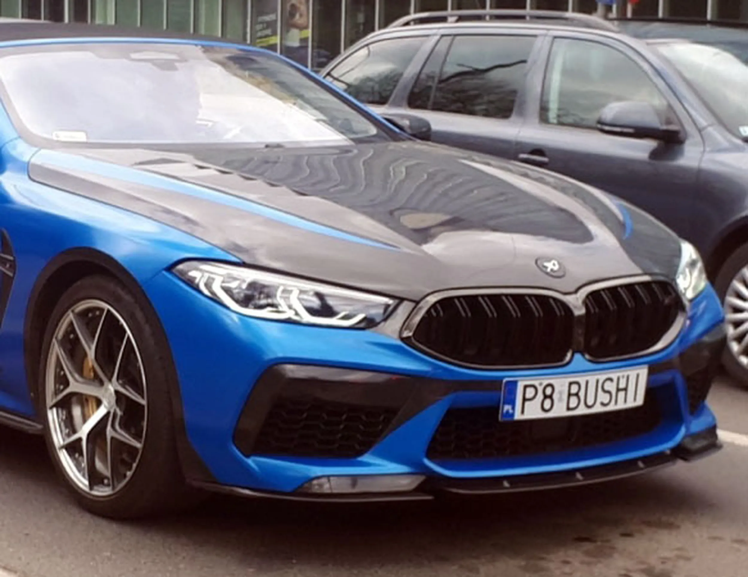 Fajny numer, blacha P8 BUSHI