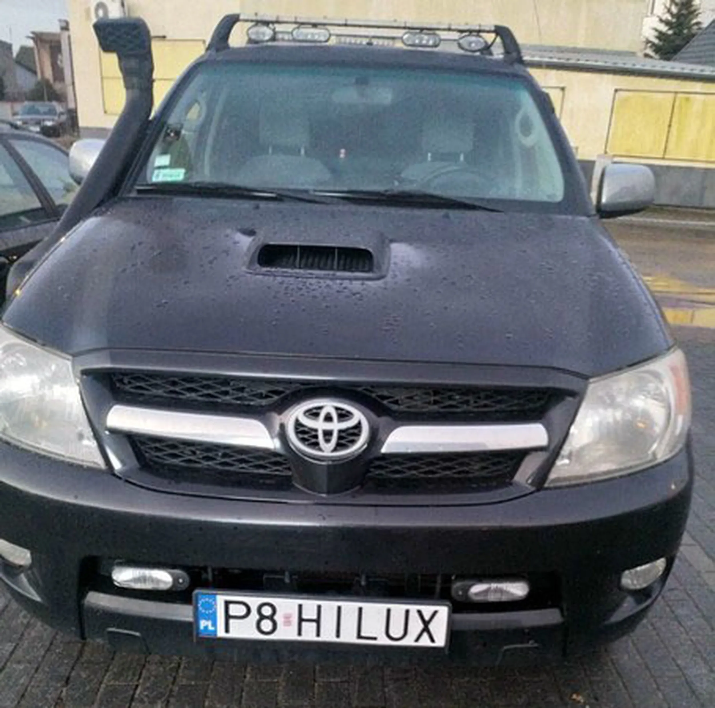 Fajny numer, blacha P8 HILUX