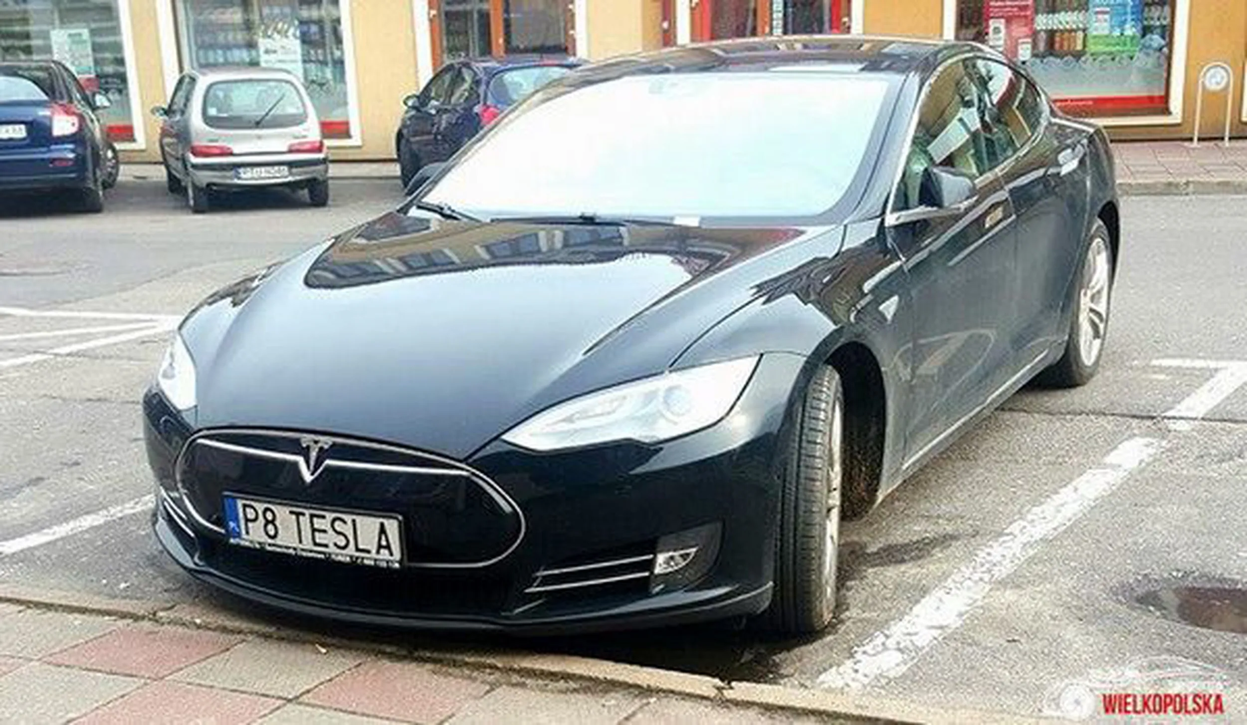 Fajny numer, blacha P8 TESLA