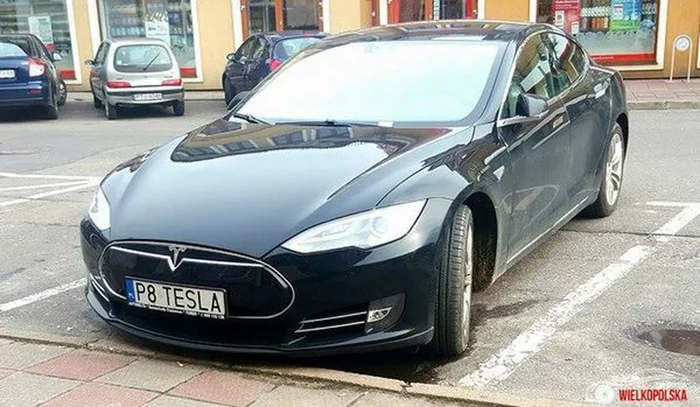 Fajny numer, blacha P8 TESLA