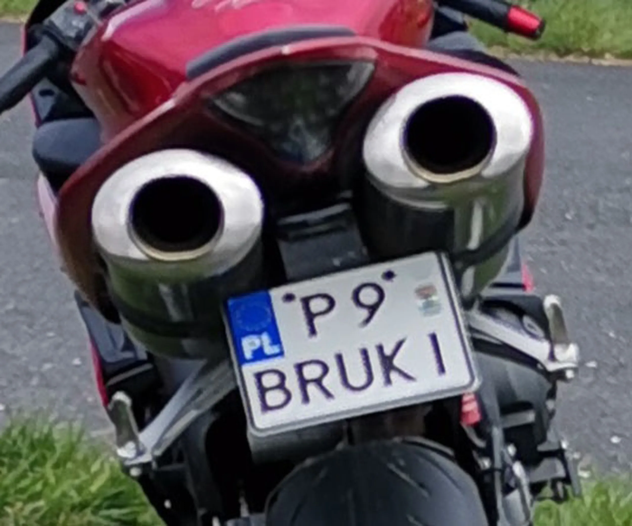 Fajny numer, blacha P9 BRUKI