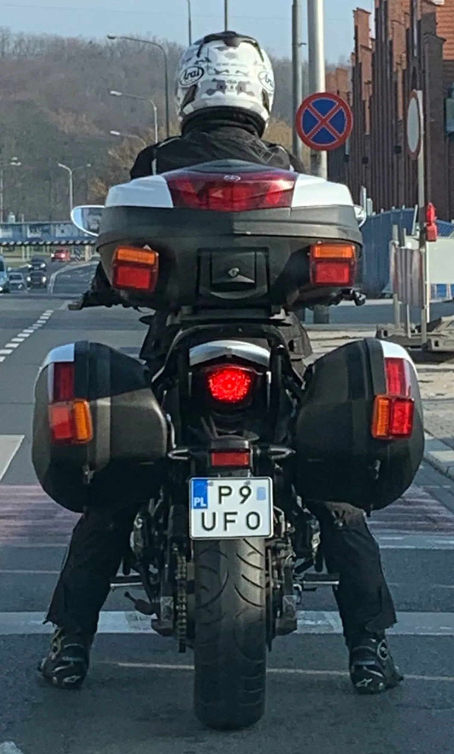 Fajny numer, blacha P9 UFO