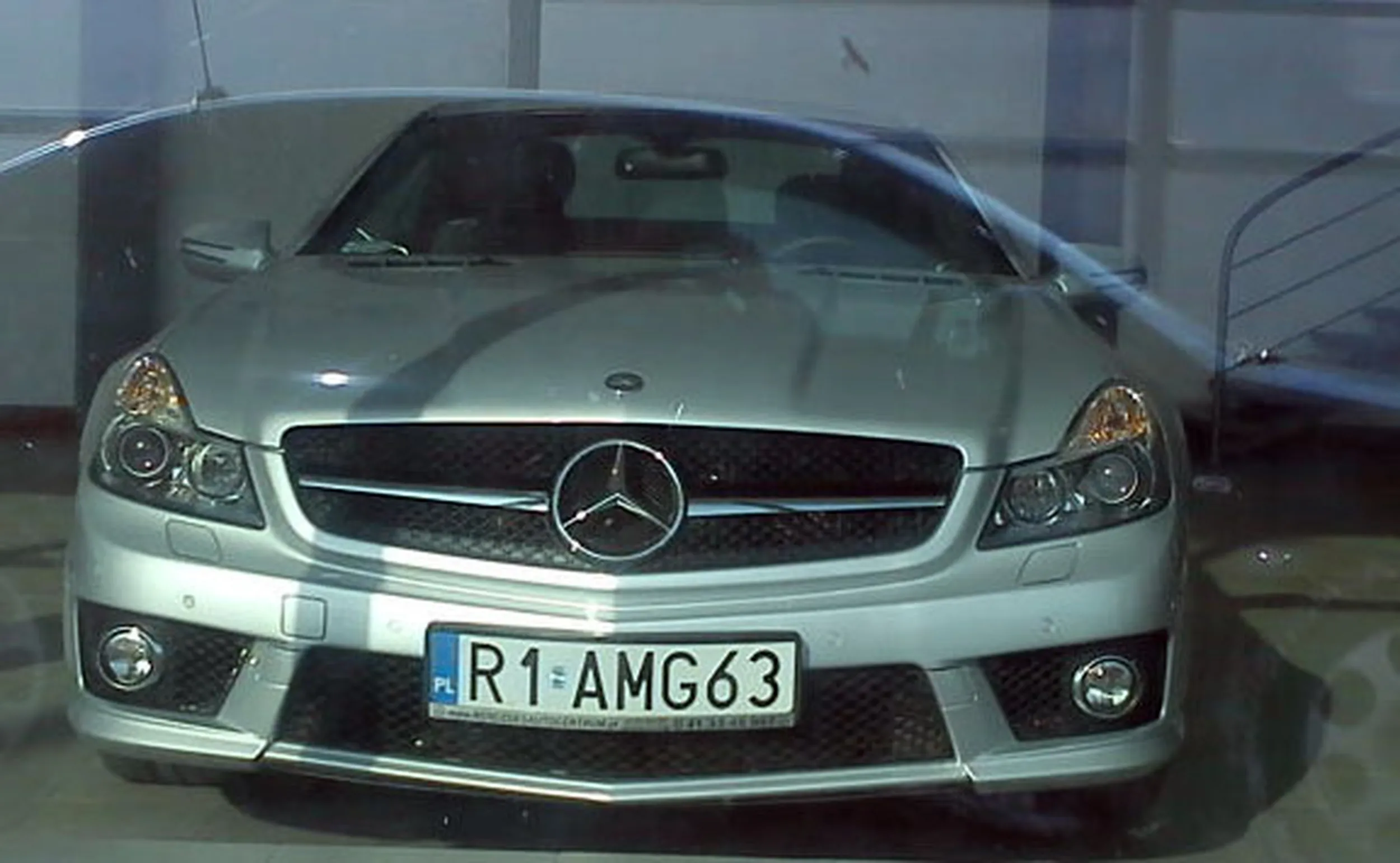 Fajny numer, blacha R1 AMG63