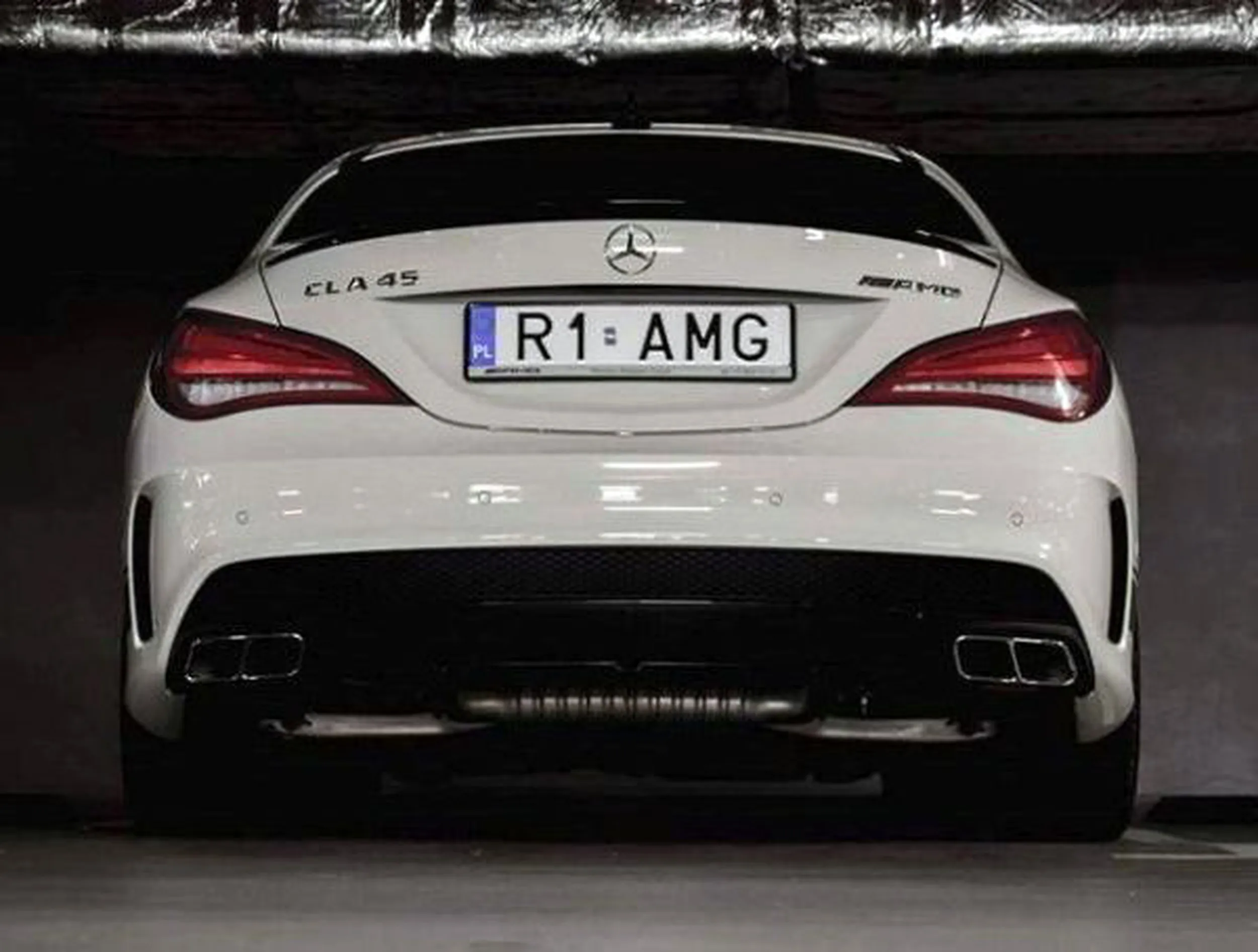 Fajny numer, blacha R1 AMG
