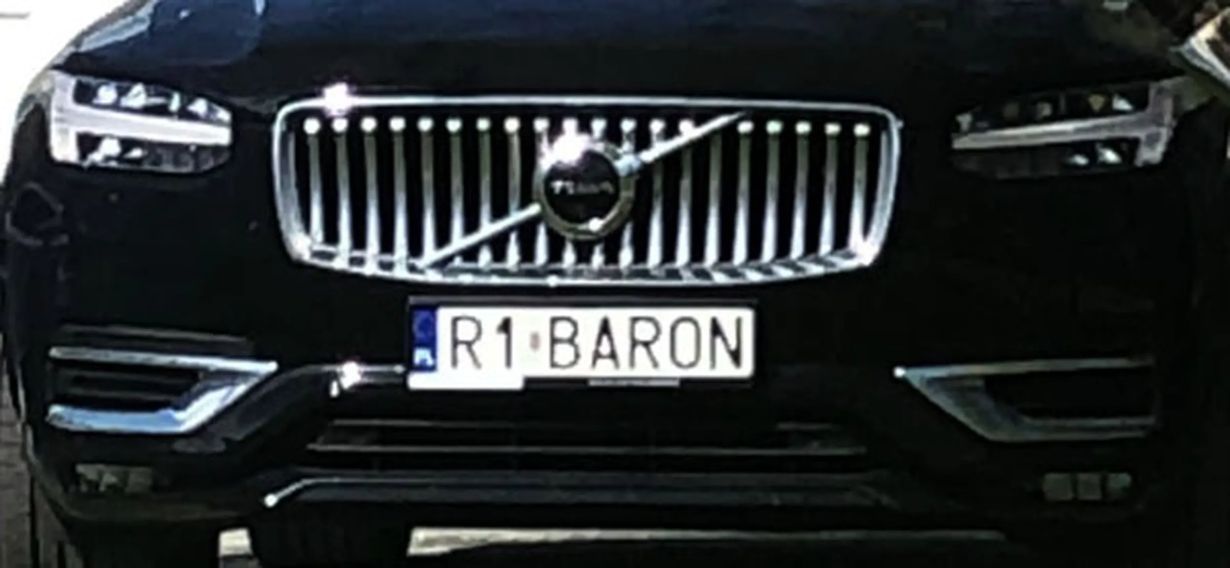 Fajny numer, blacha R1 BARON