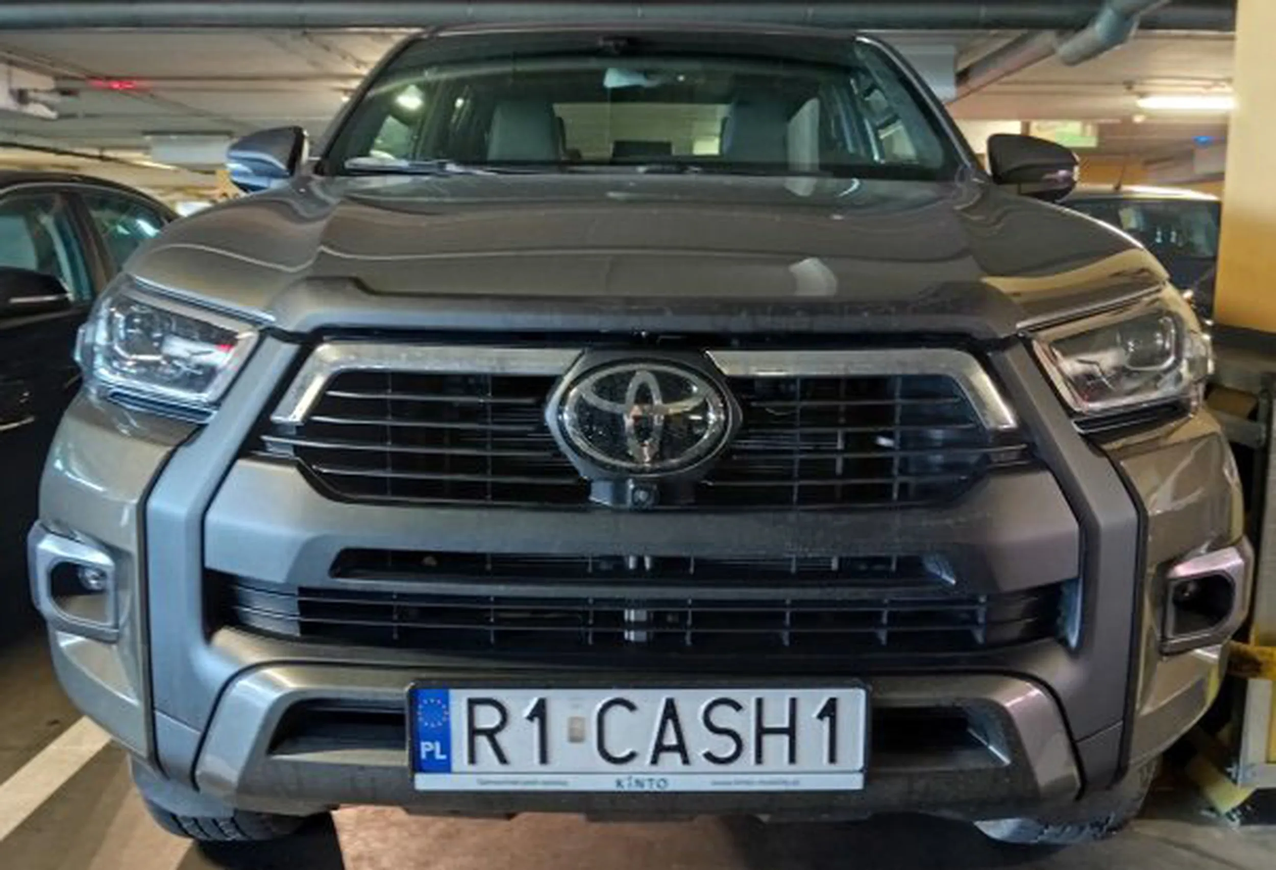 Fajny numer, blacha R1 CASH1