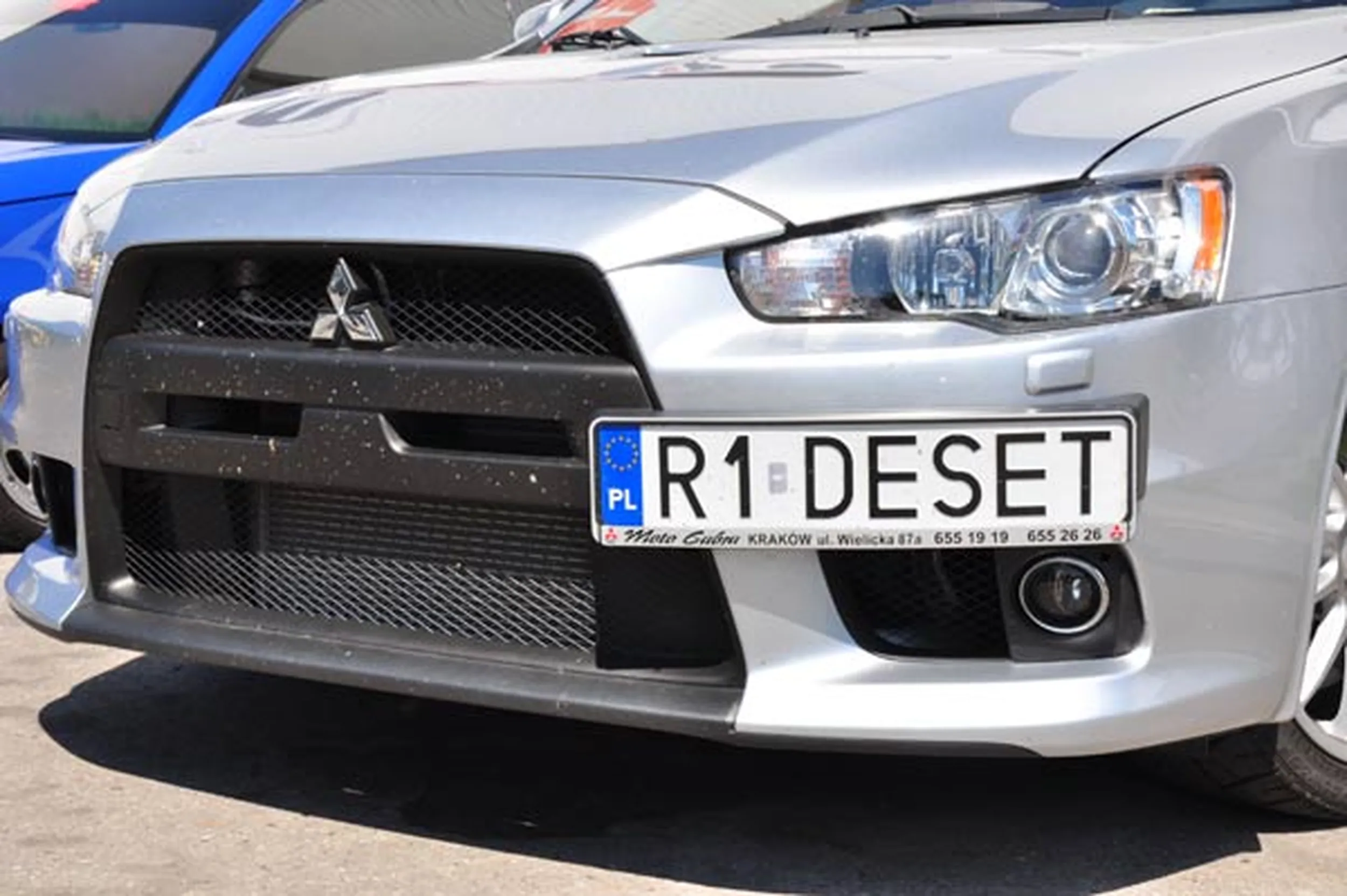 Fajny numer, blacha R1 DESET