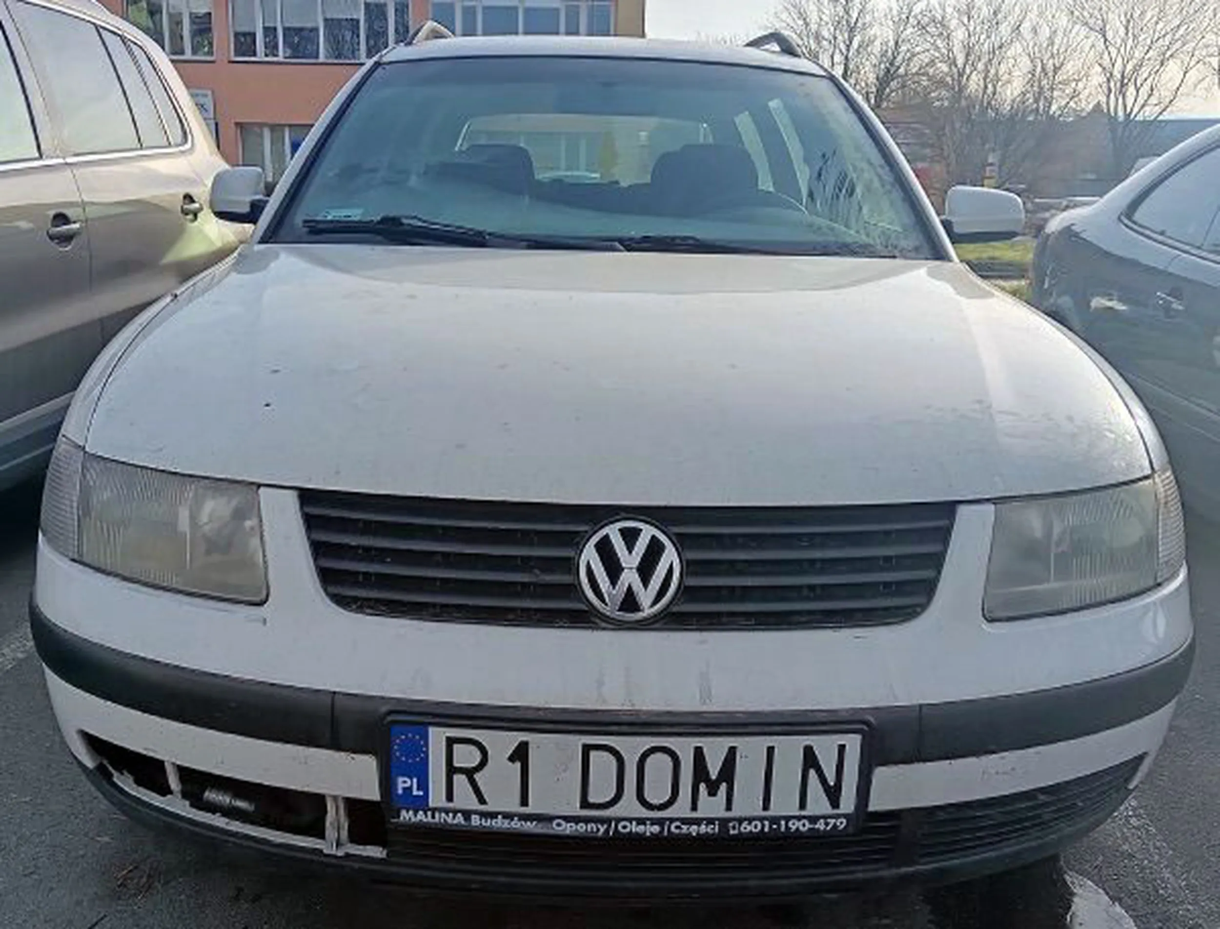 Fajny numer, blacha R1 DOMIN