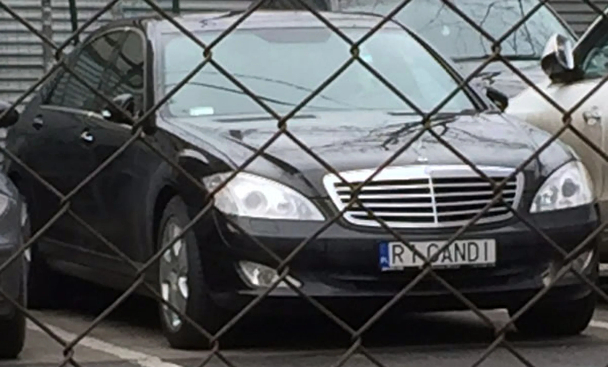 Fajny numer, blacha R1 GANDI