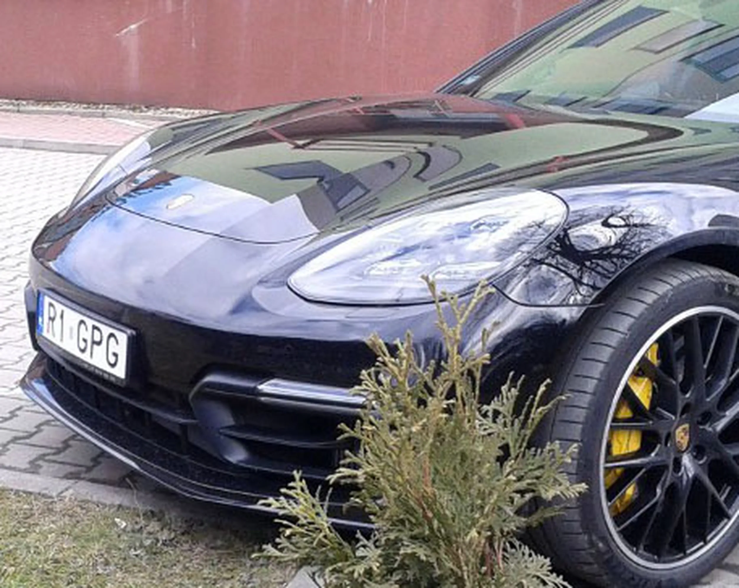 Fajny numer, blacha R1 GPG