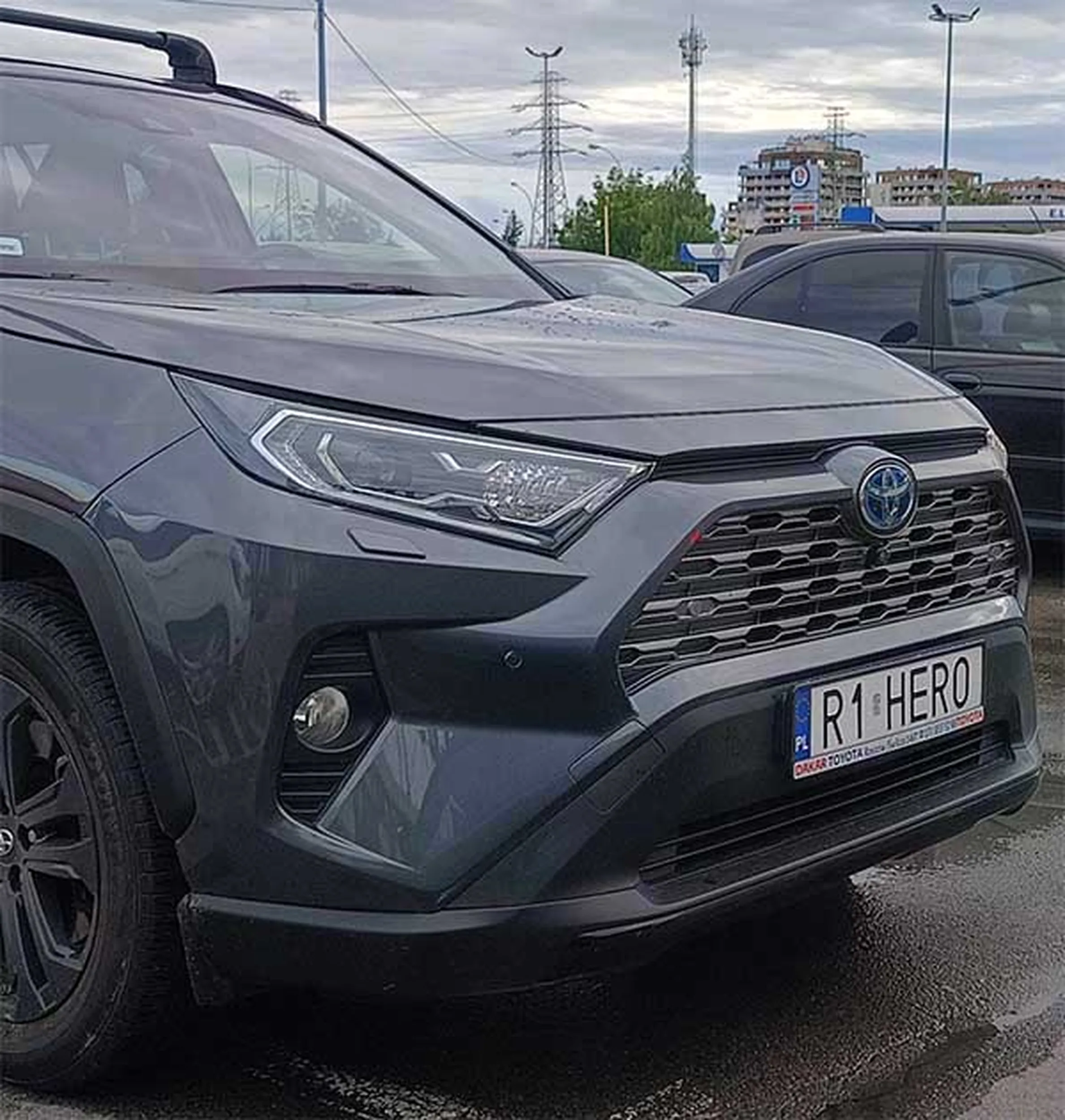 Fajny numer, blacha R1 HERO