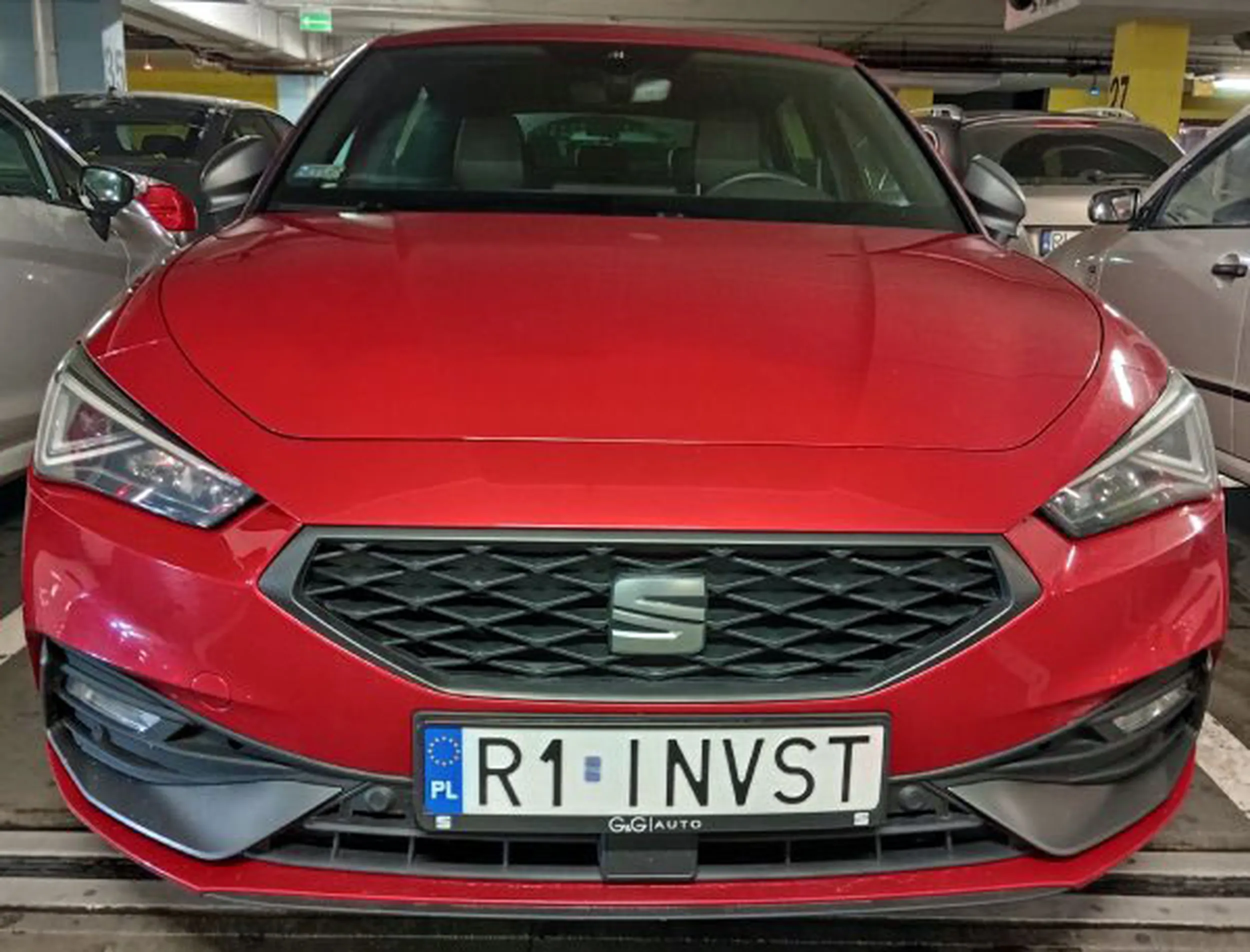 Fajny numer, blacha R1 INVST