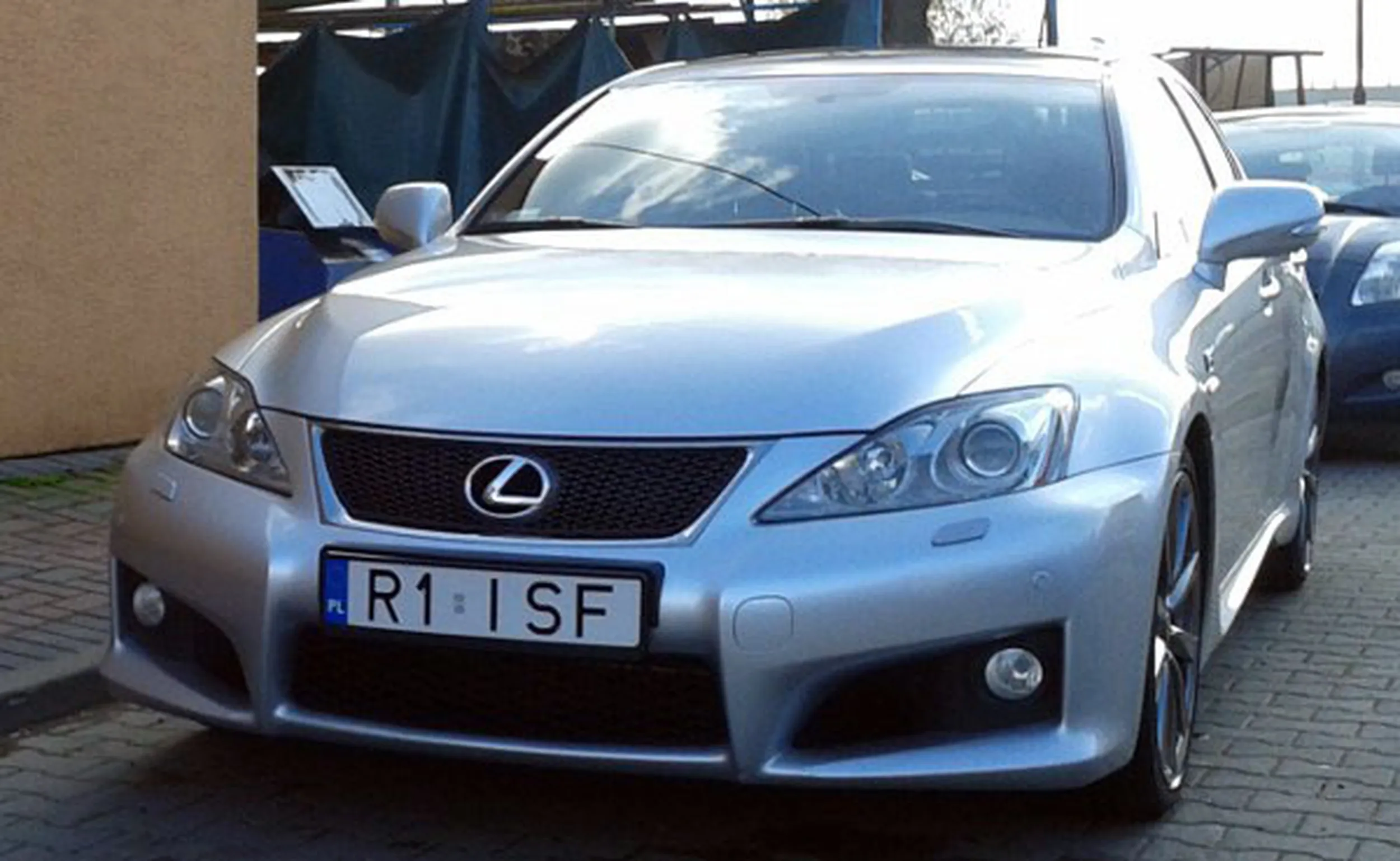 Fajny numer, blacha R1 ISF