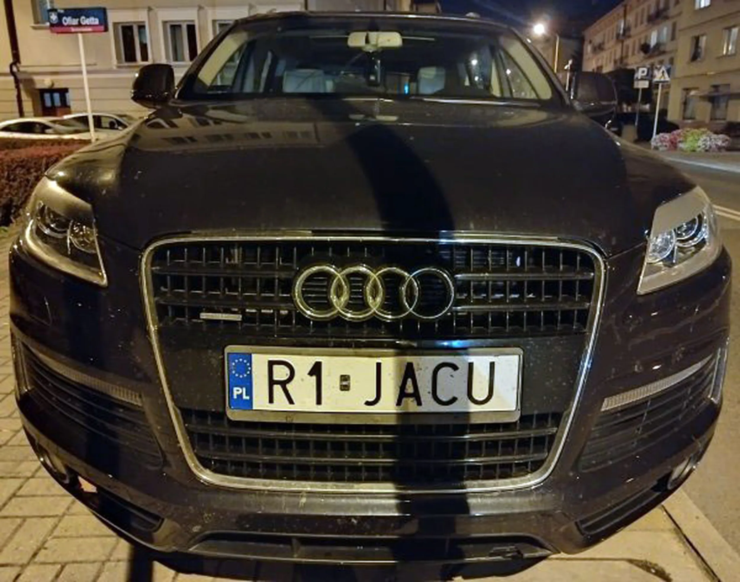 Fajny numer, blacha R1 JACU