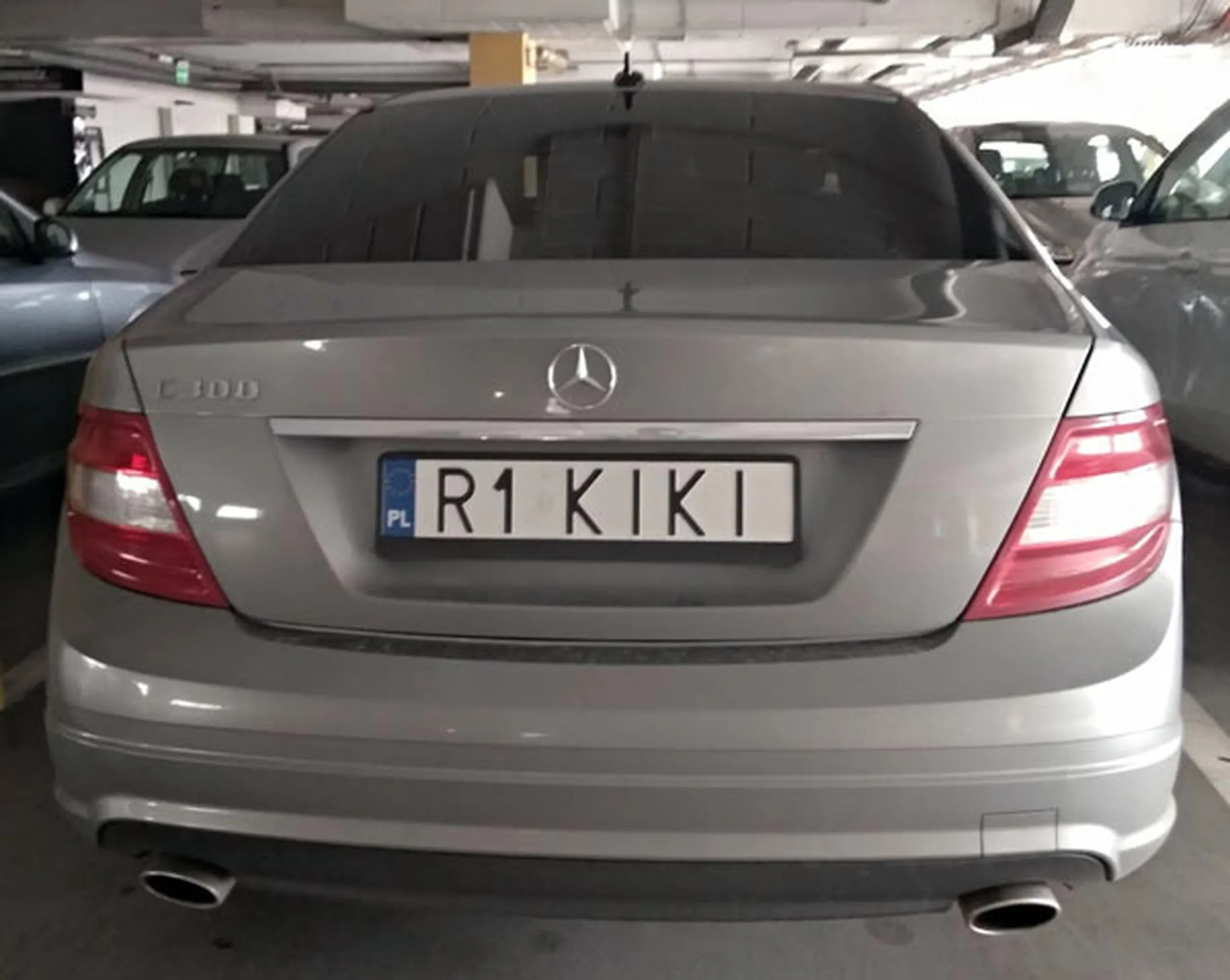 Fajny numer, blacha R1 KIKI