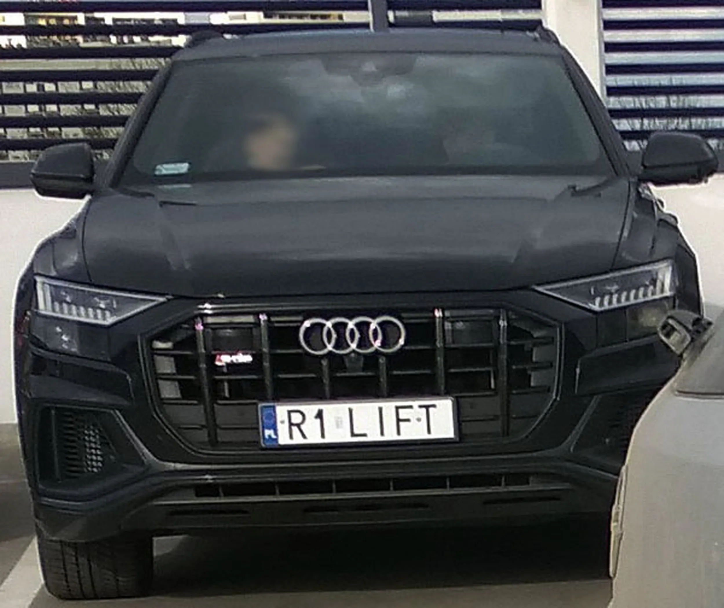 Fajny numer, blacha R1 LIFT