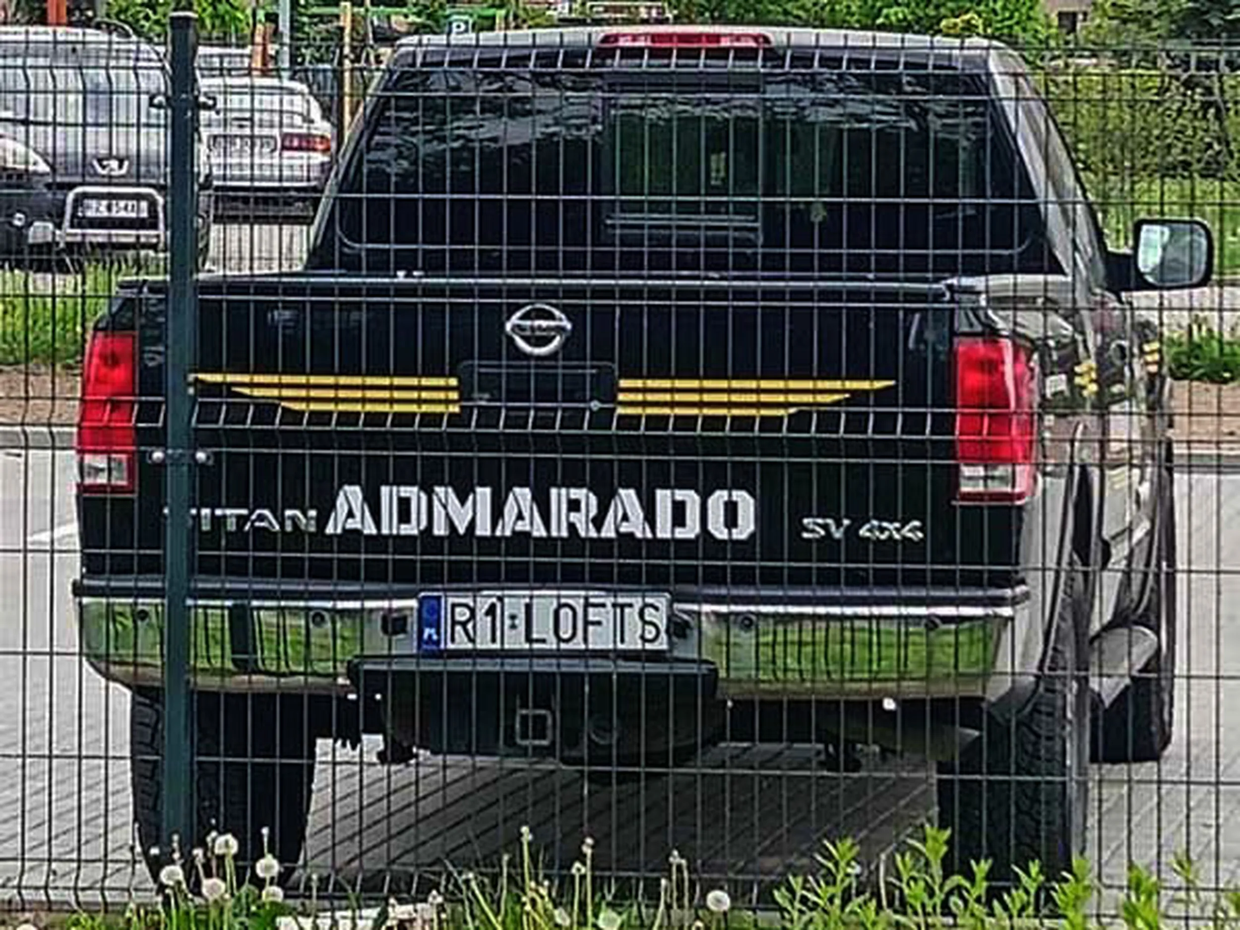 Fajny numer, blacha R1 LOFTS