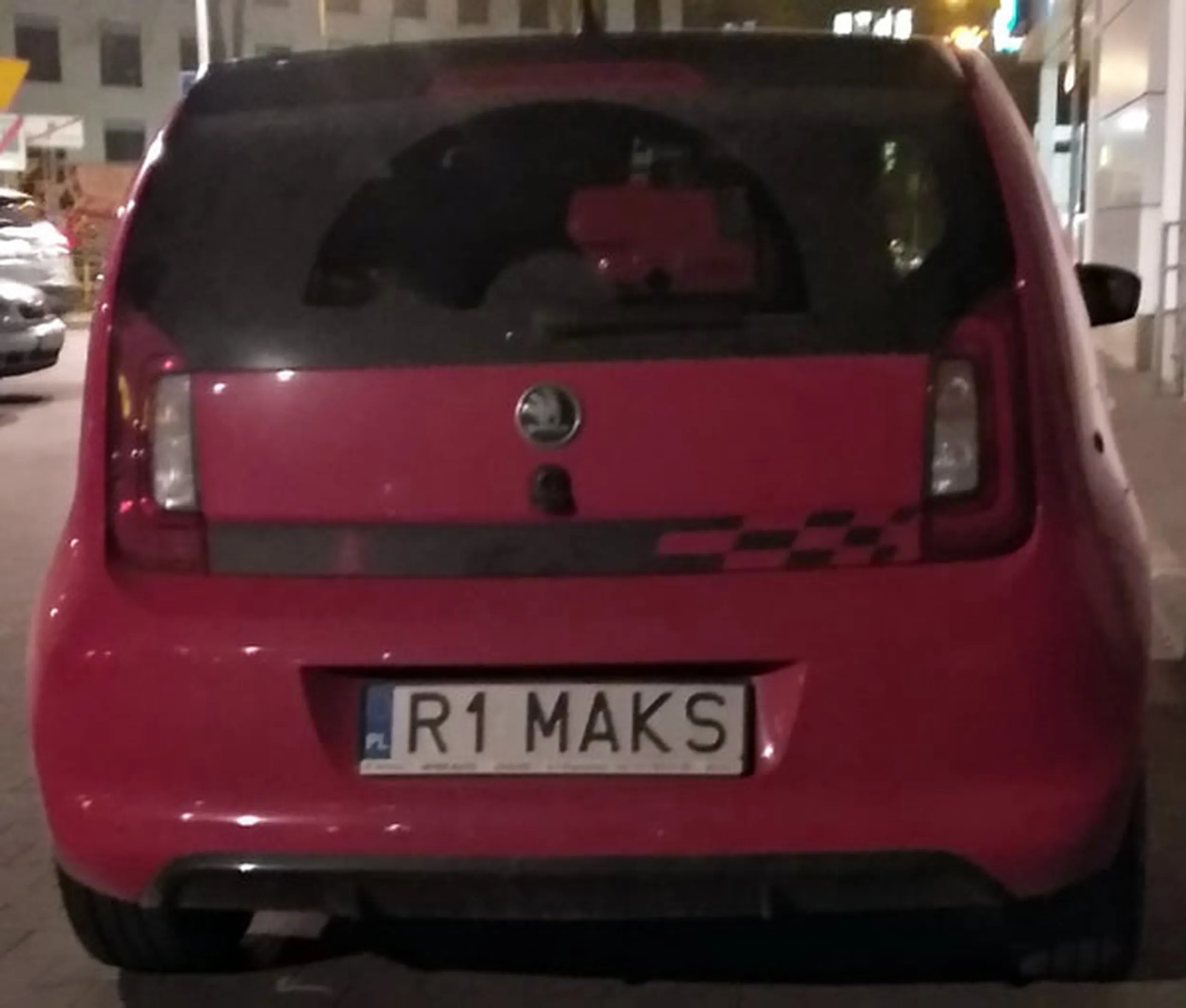 Fajny numer, blacha R1 MAKS