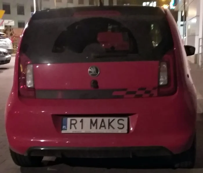 Fajny numer, blacha R1 MAKS