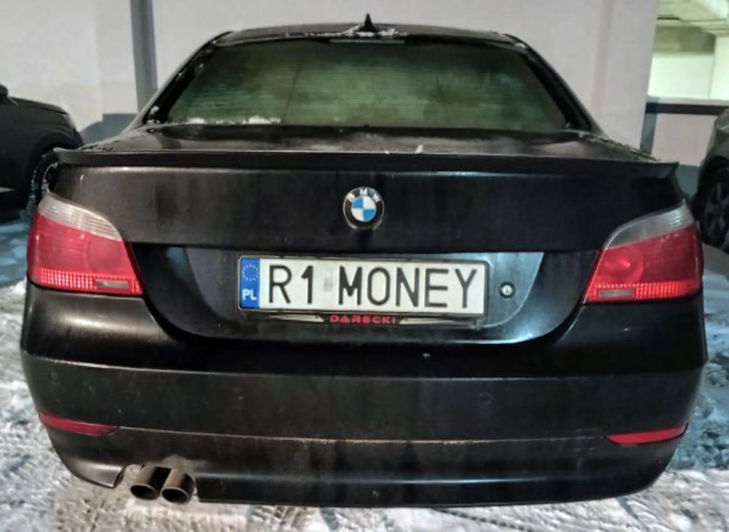 Fajny numer, blacha R1 MONEY