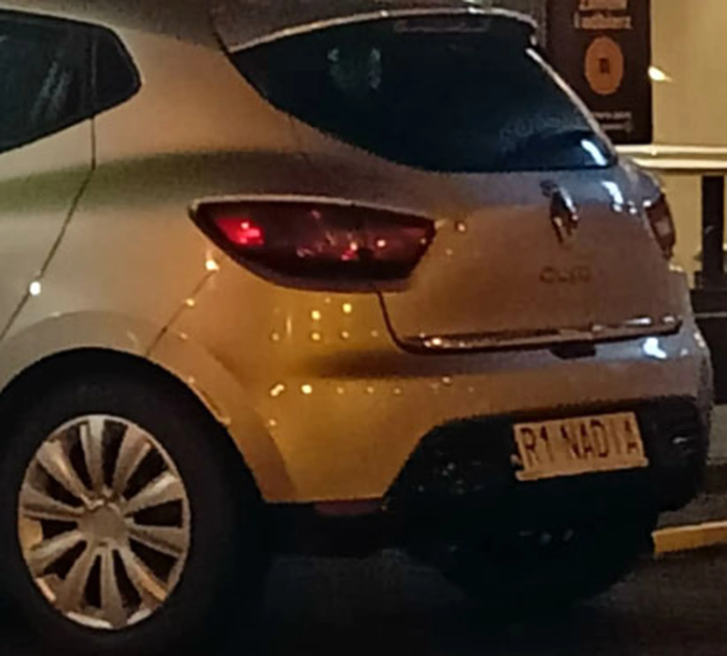 Fajny numer, blacha R1 NADIA