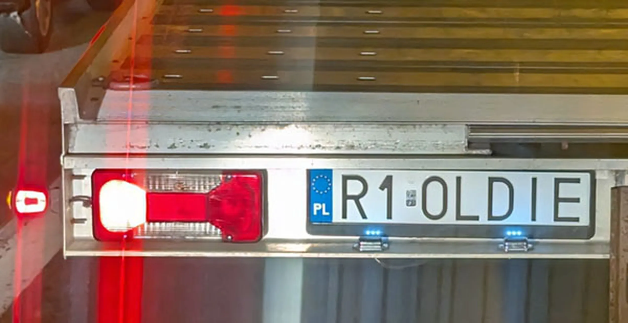 Fajny numer, blacha R1 OLDIE