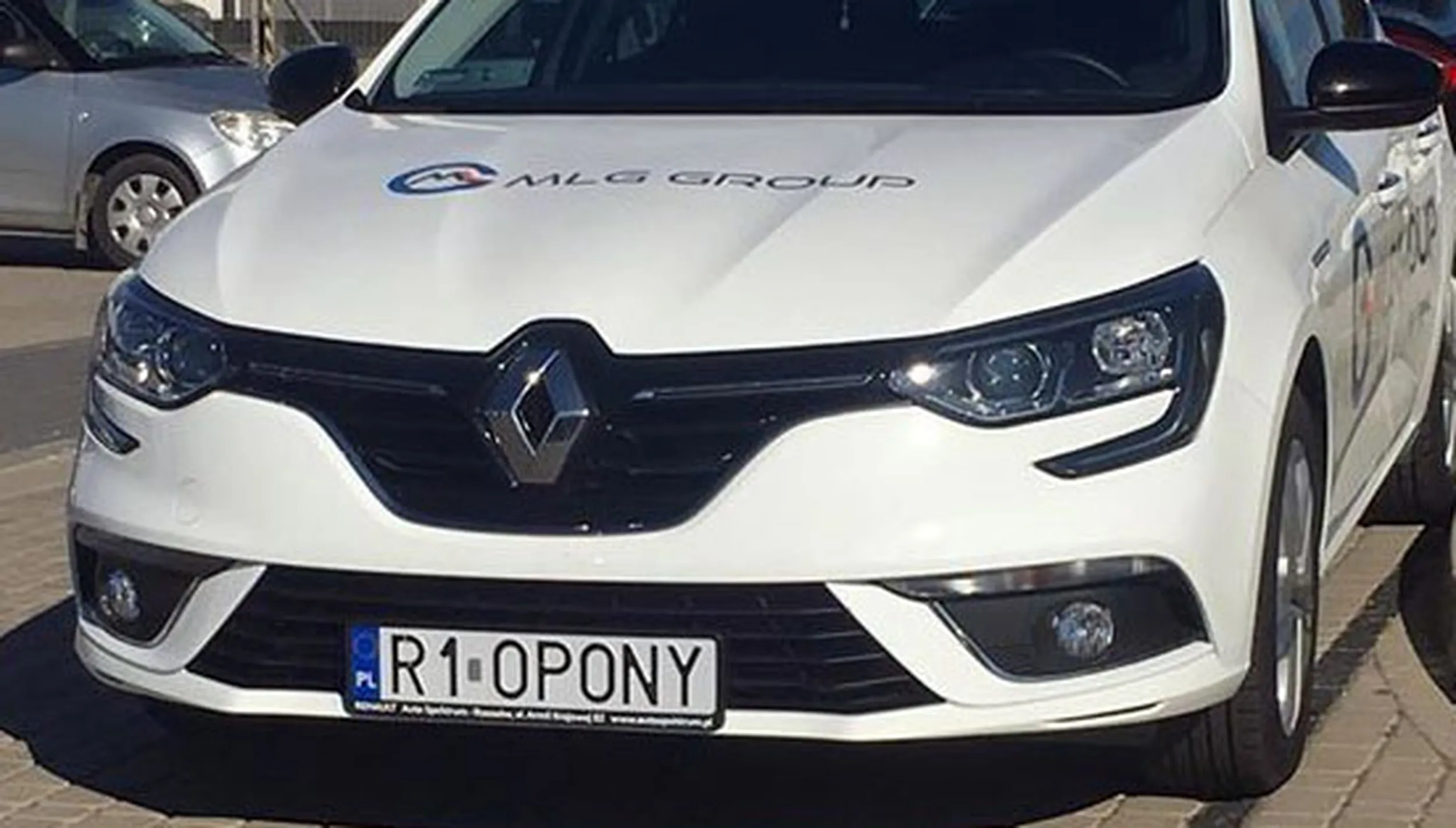 Fajny numer, blacha R1 OPONY