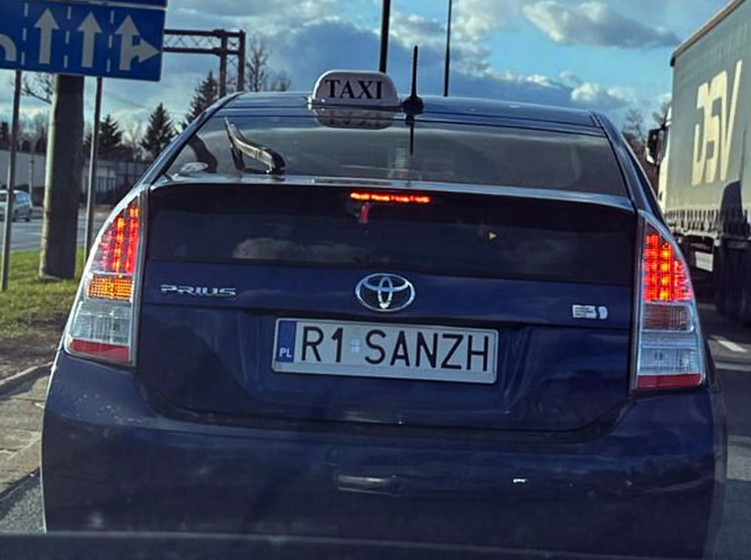 Fajny numer, blacha R1 SANZH