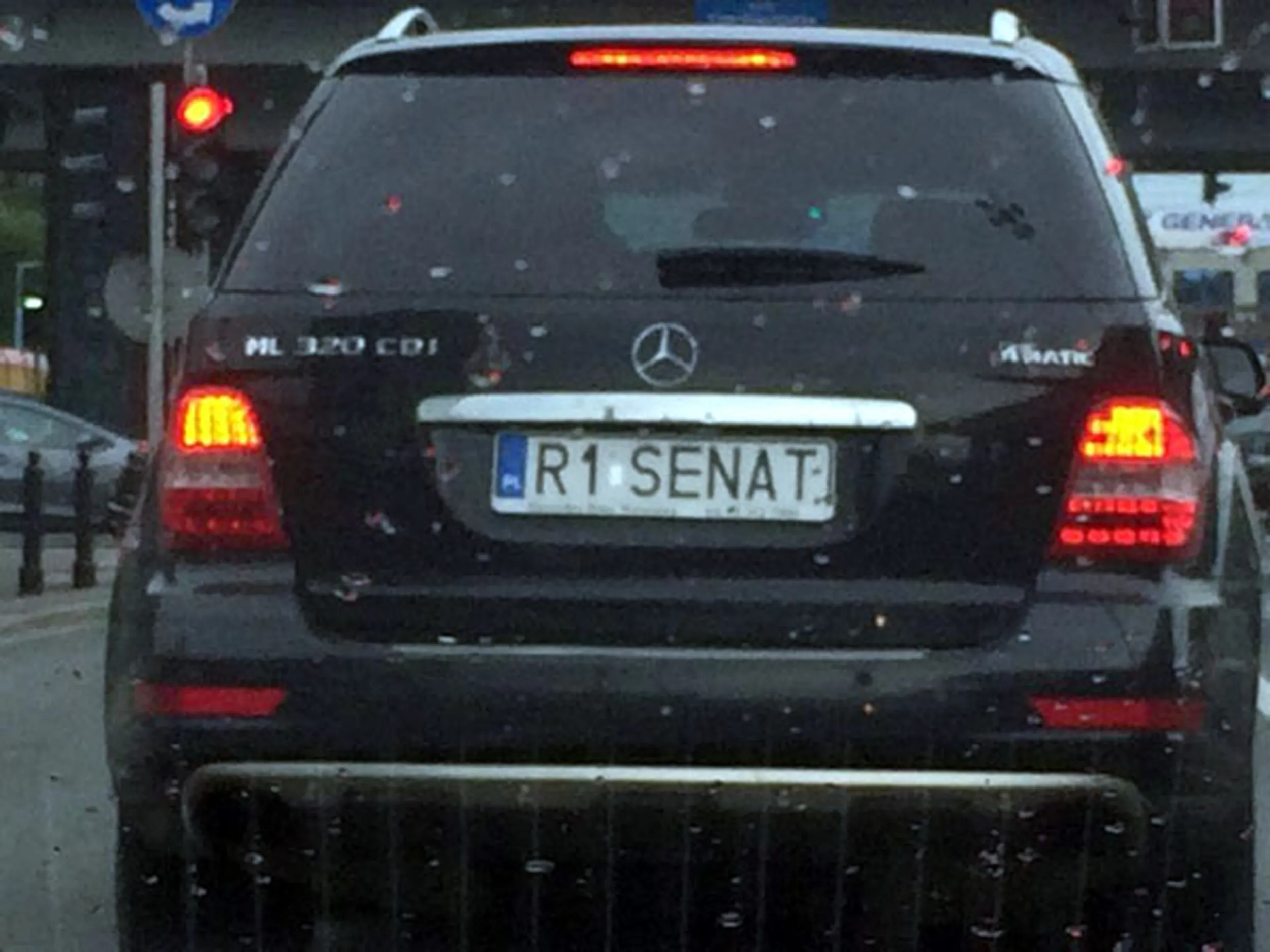 Fajny numer, blacha R1 SENAT